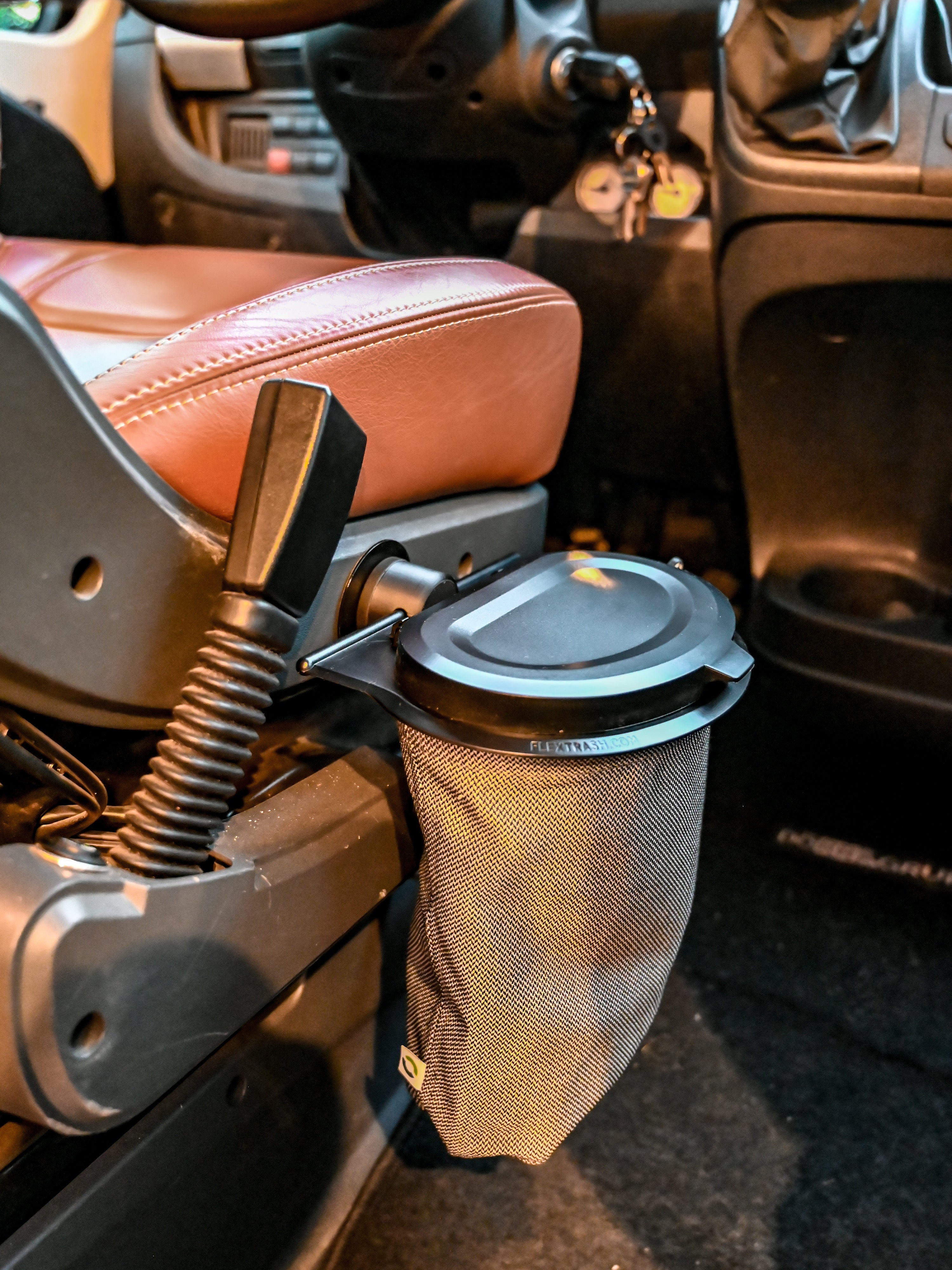 The Flextrash Magnetic Holder – Offrotie 3D Printed – Portable for Vanlife