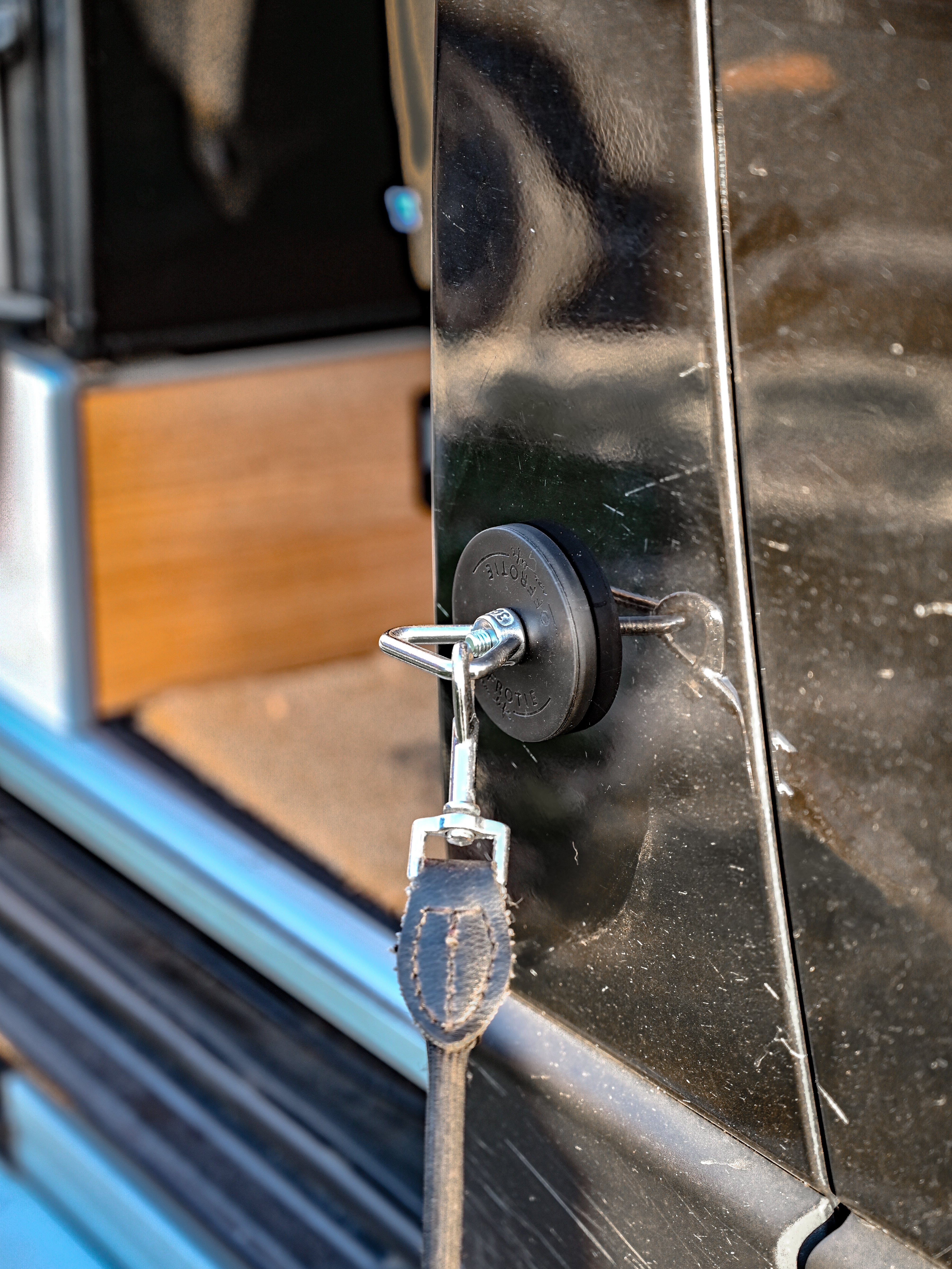 The Star | Ring | Triangle Nuts Magnetic – Offrotie Mounting System – Vanlife and Overlander Organizer