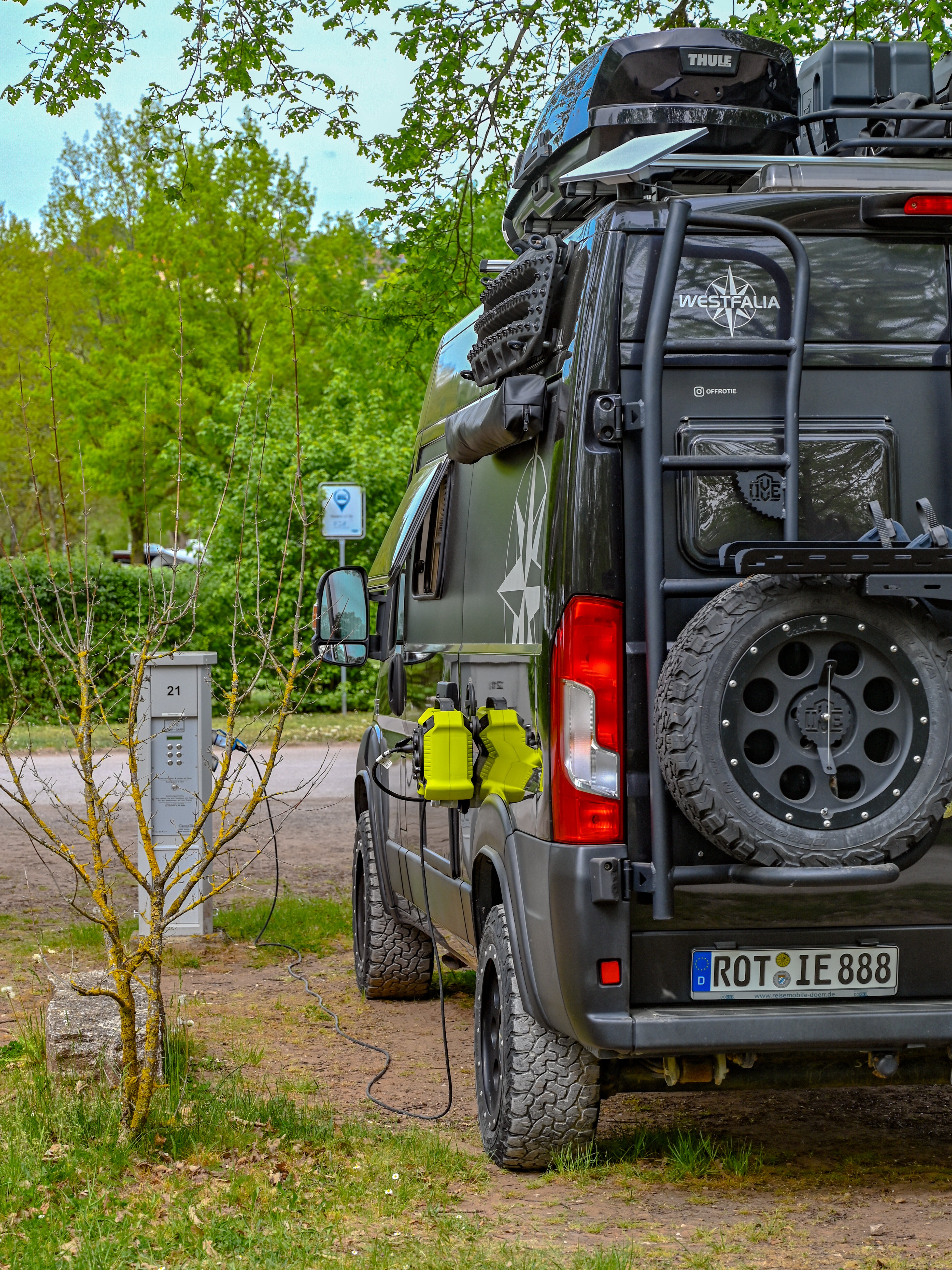 La Mini Bolsa para Cables - Carrete Magnético de Cable - Offrotie - Portátil para Vanlife