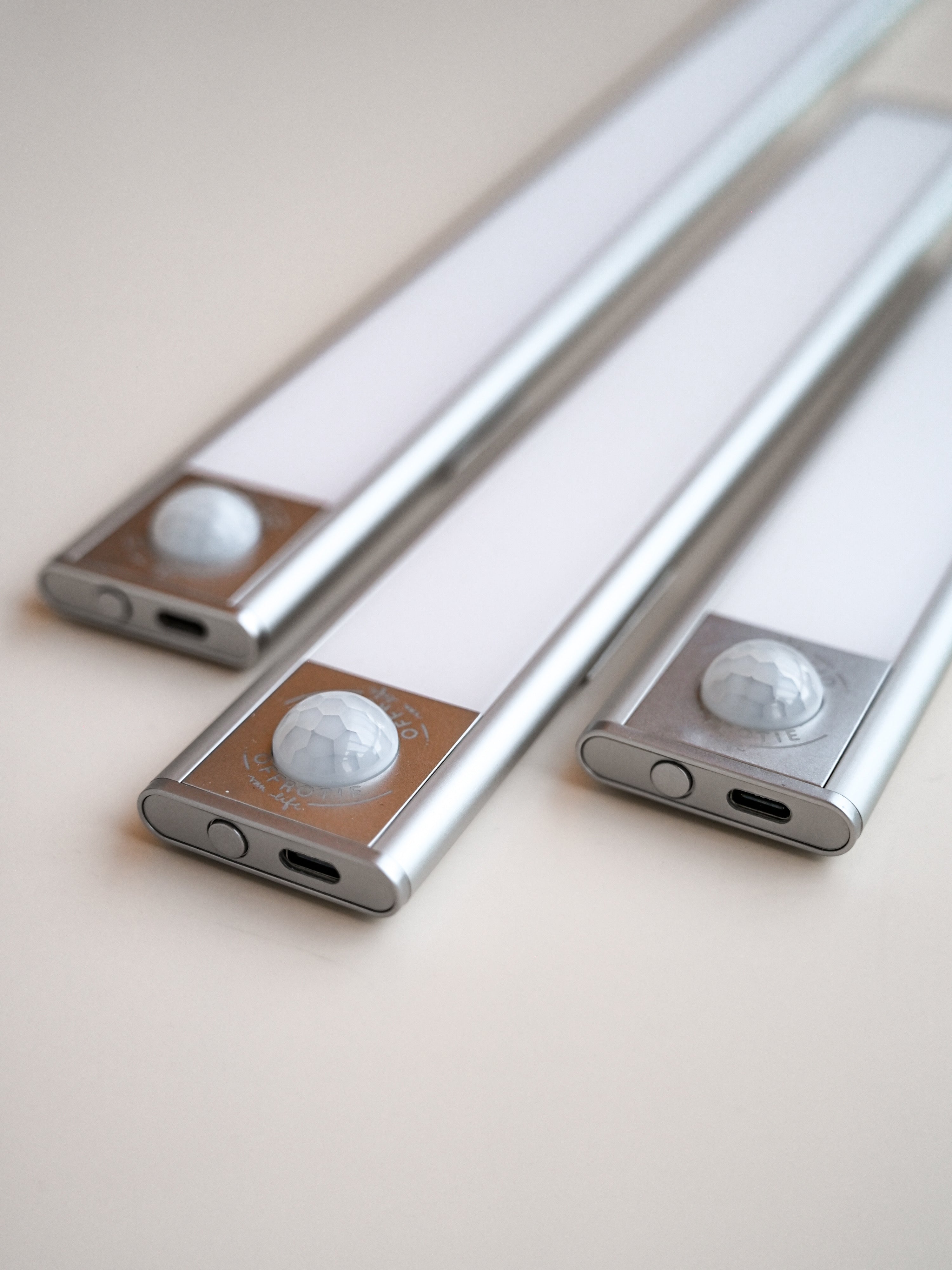 The LED Strip Magnetic - Offrotie Lamp for Cabinets Kitchen Bath - 3 Sizes | Motion Sensor | 3 Color Temperatures