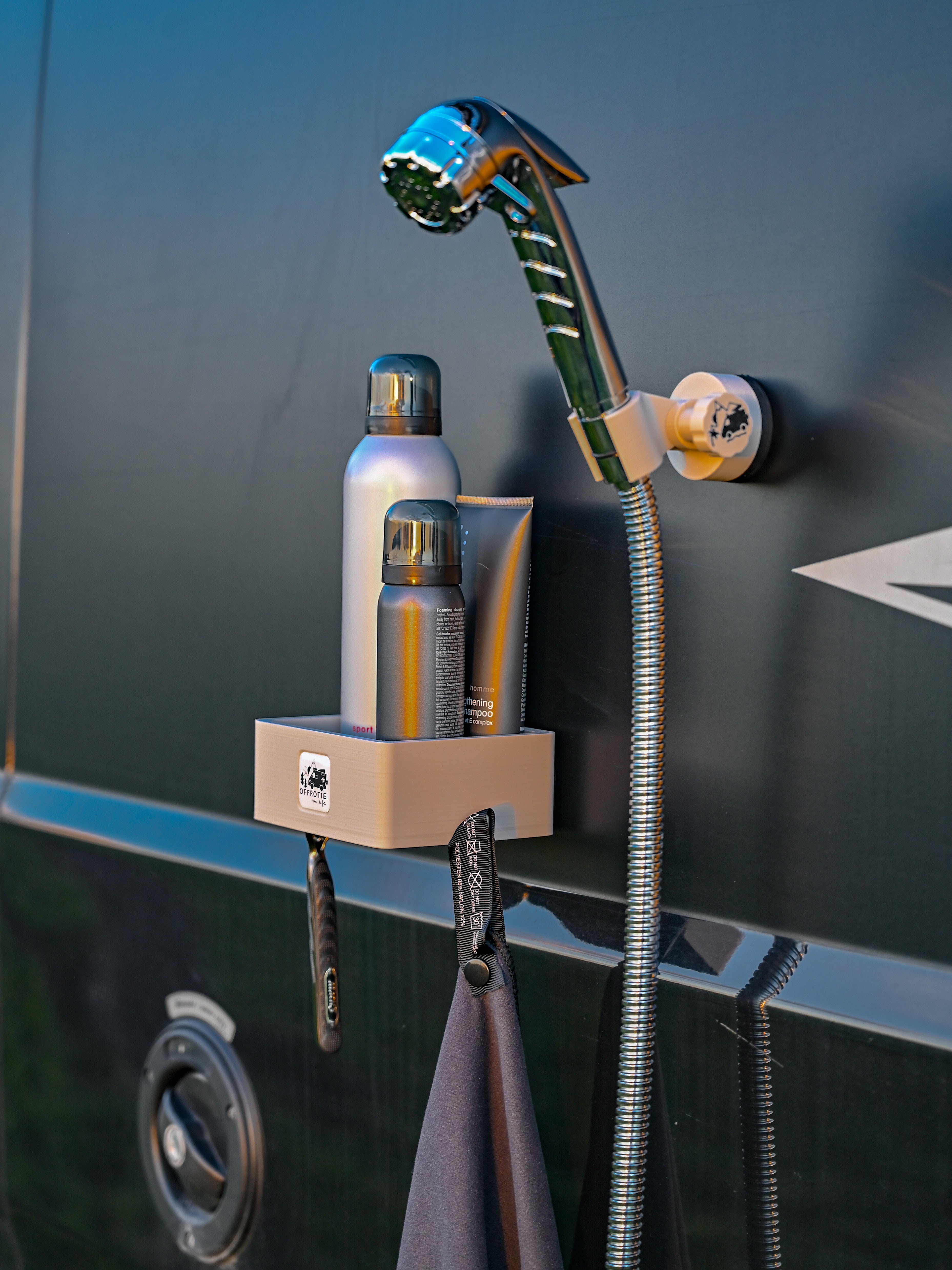 Kit supporto e cestino per doccia magnetico stampato in 3D Offrotie - Portatile per Vanlife