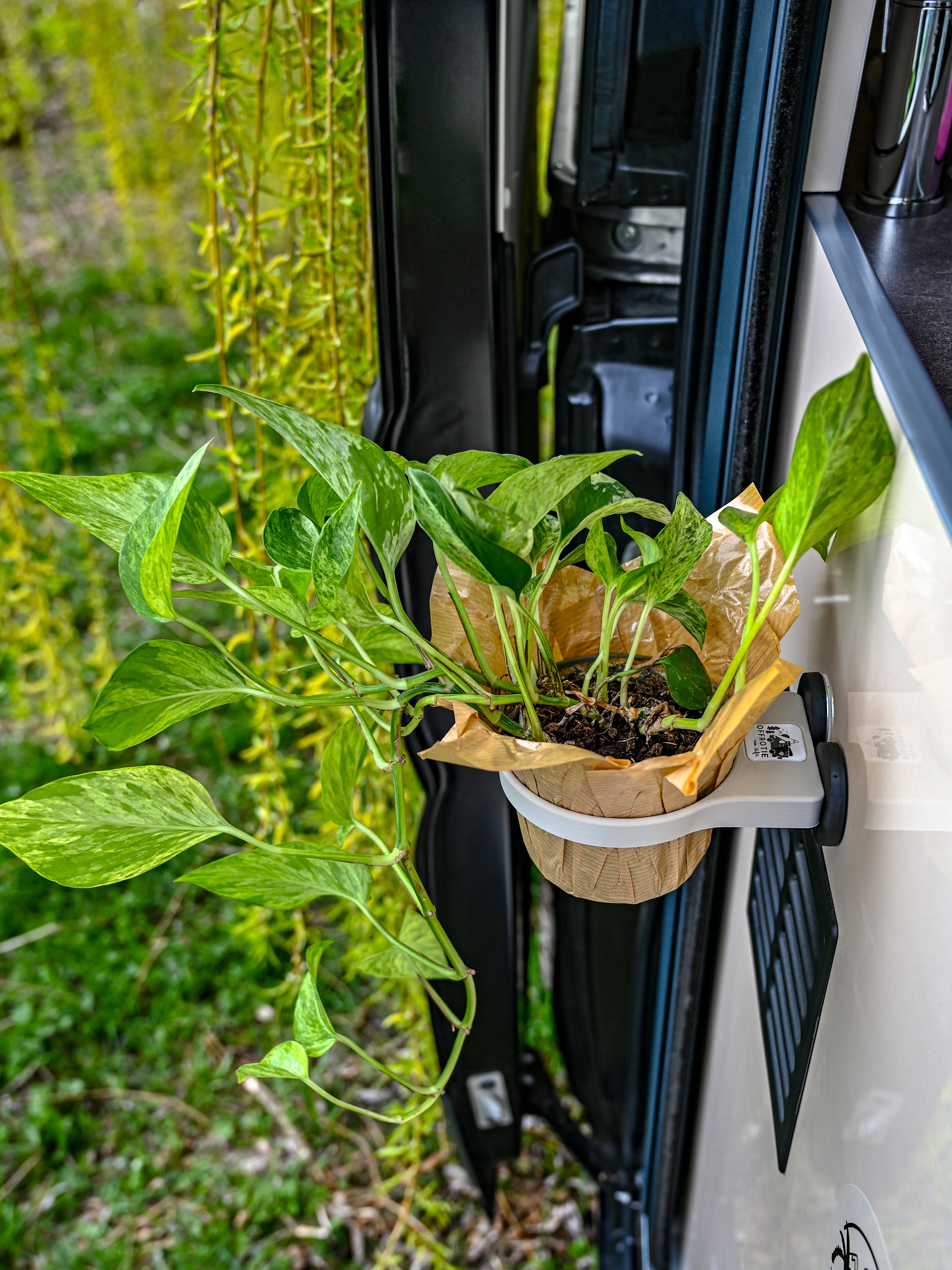 The Ring – Magnetic Plant Holder ø100mm – Offrotie 3D Printed – Portable for Vanlife