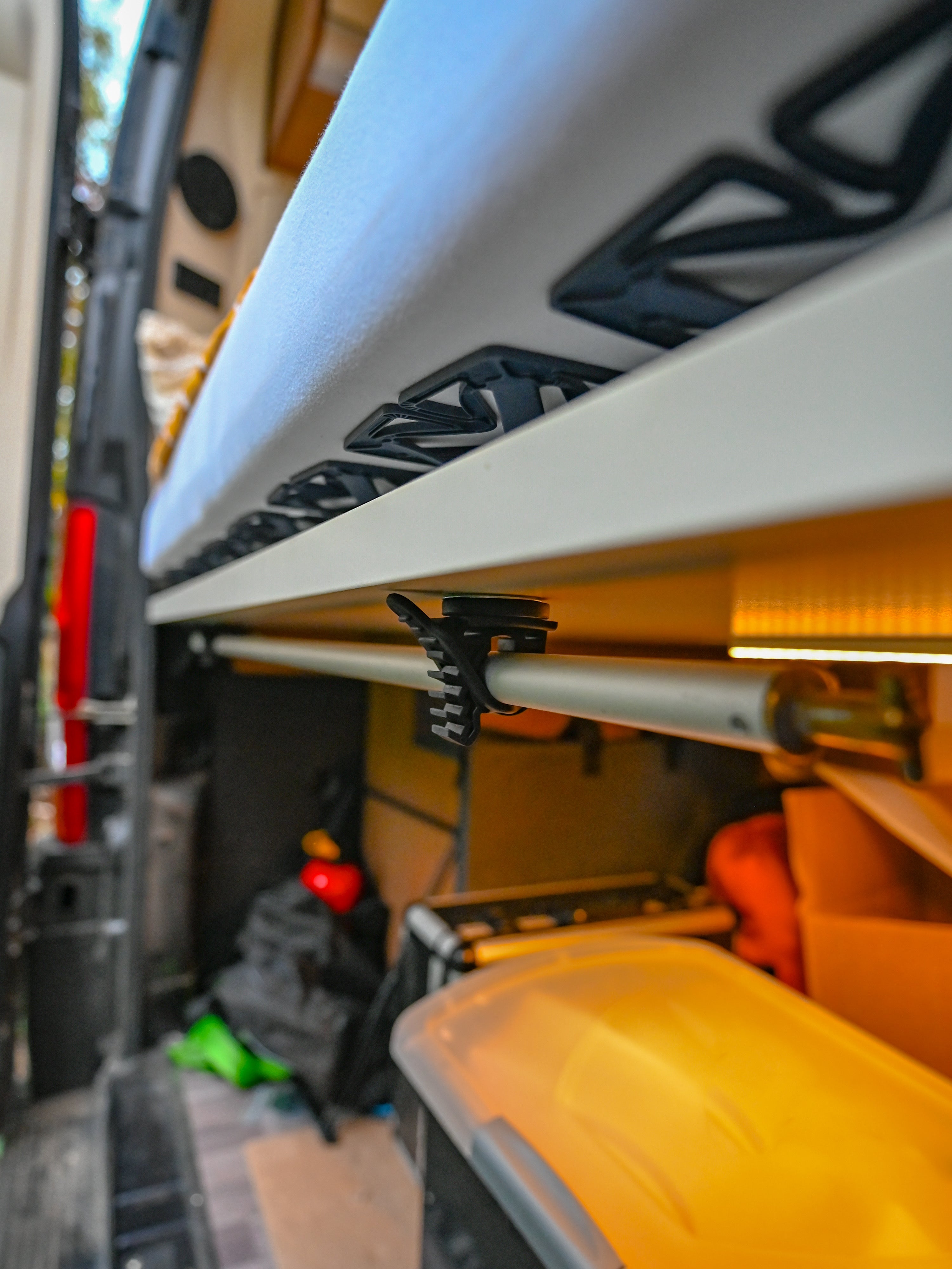 The Rubber Clamp Magnetic – Offrotie Magnet FITRUB Mounting Bracket – Vanlife and Overlander Organizer