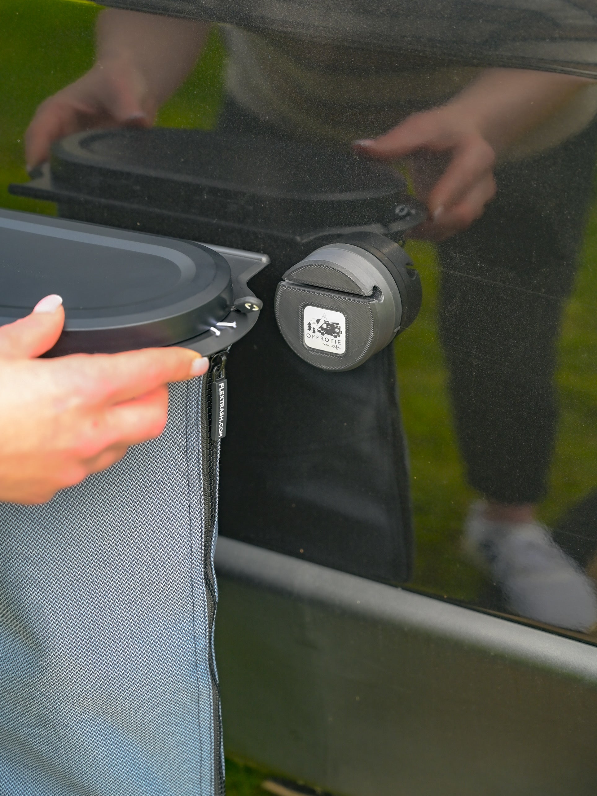 The Flextrash Magnetic Holder – Offrotie 3D Printed – Portable for Vanlife