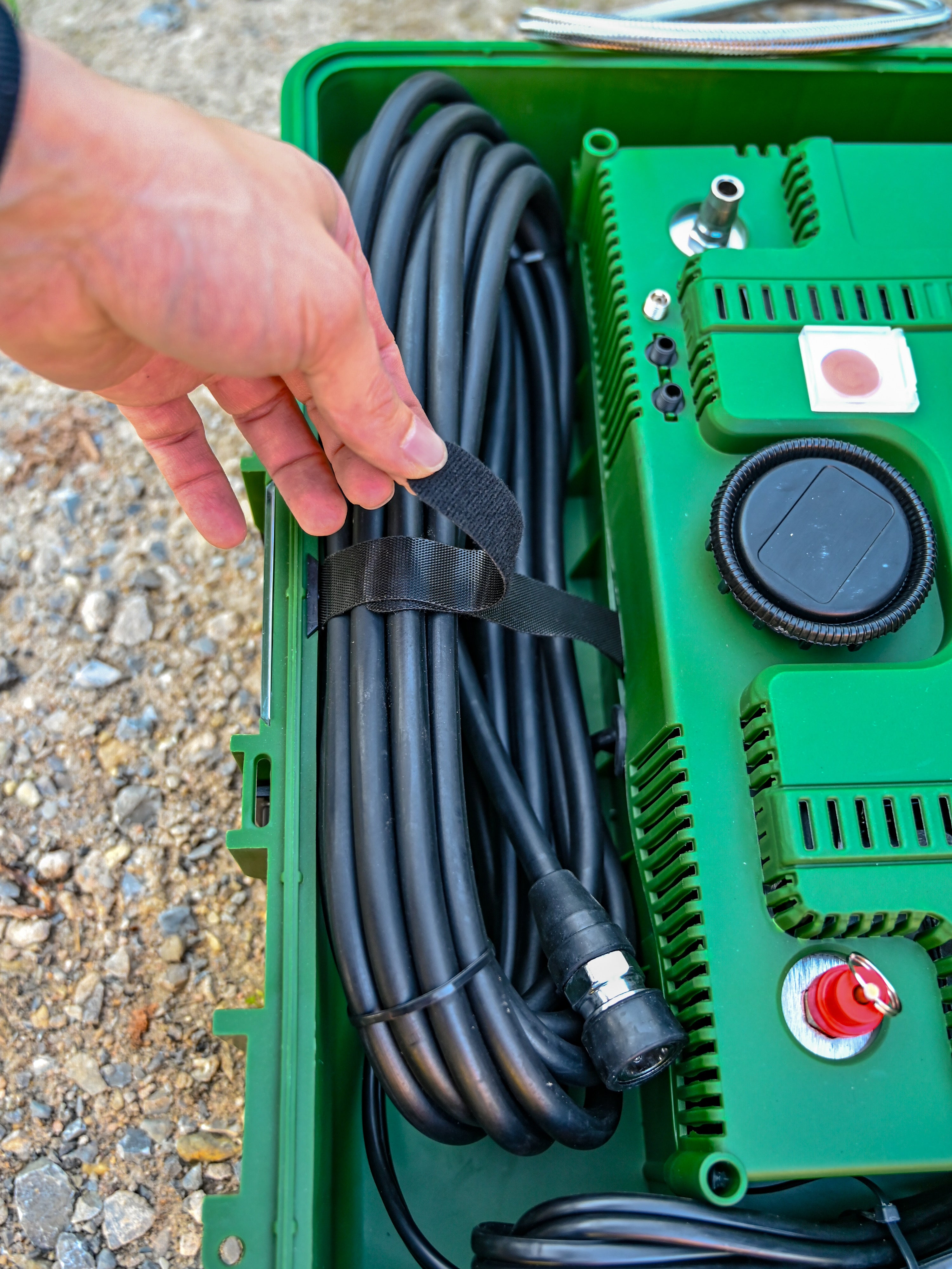 The Air Compressor Hard Case - Offrotie Portable Compressor - 300 LPM Dual Cylinder 12V