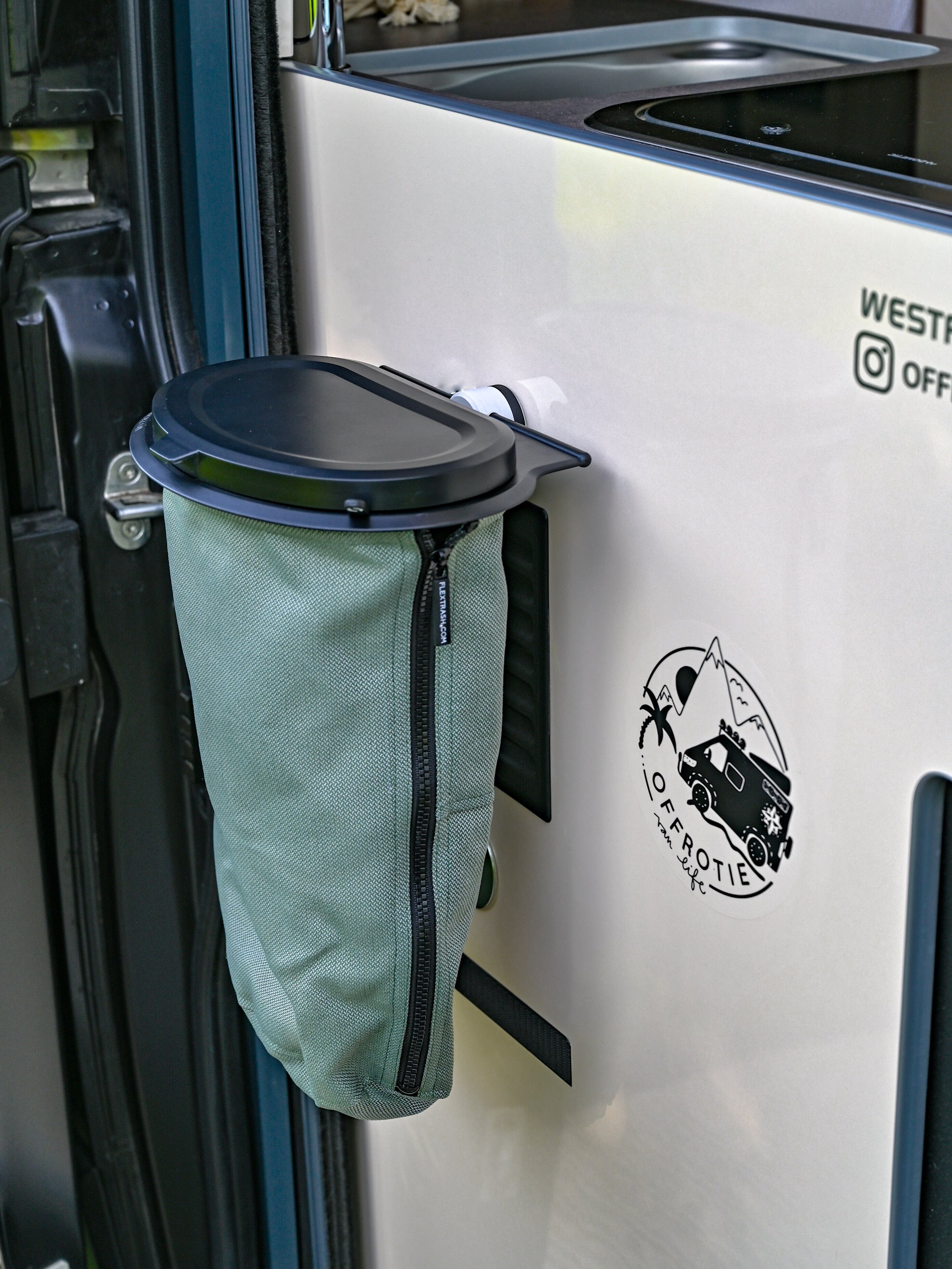 The Flextrash Magnetic Holder – Offrotie 3D Printed – Portable for Vanlife
