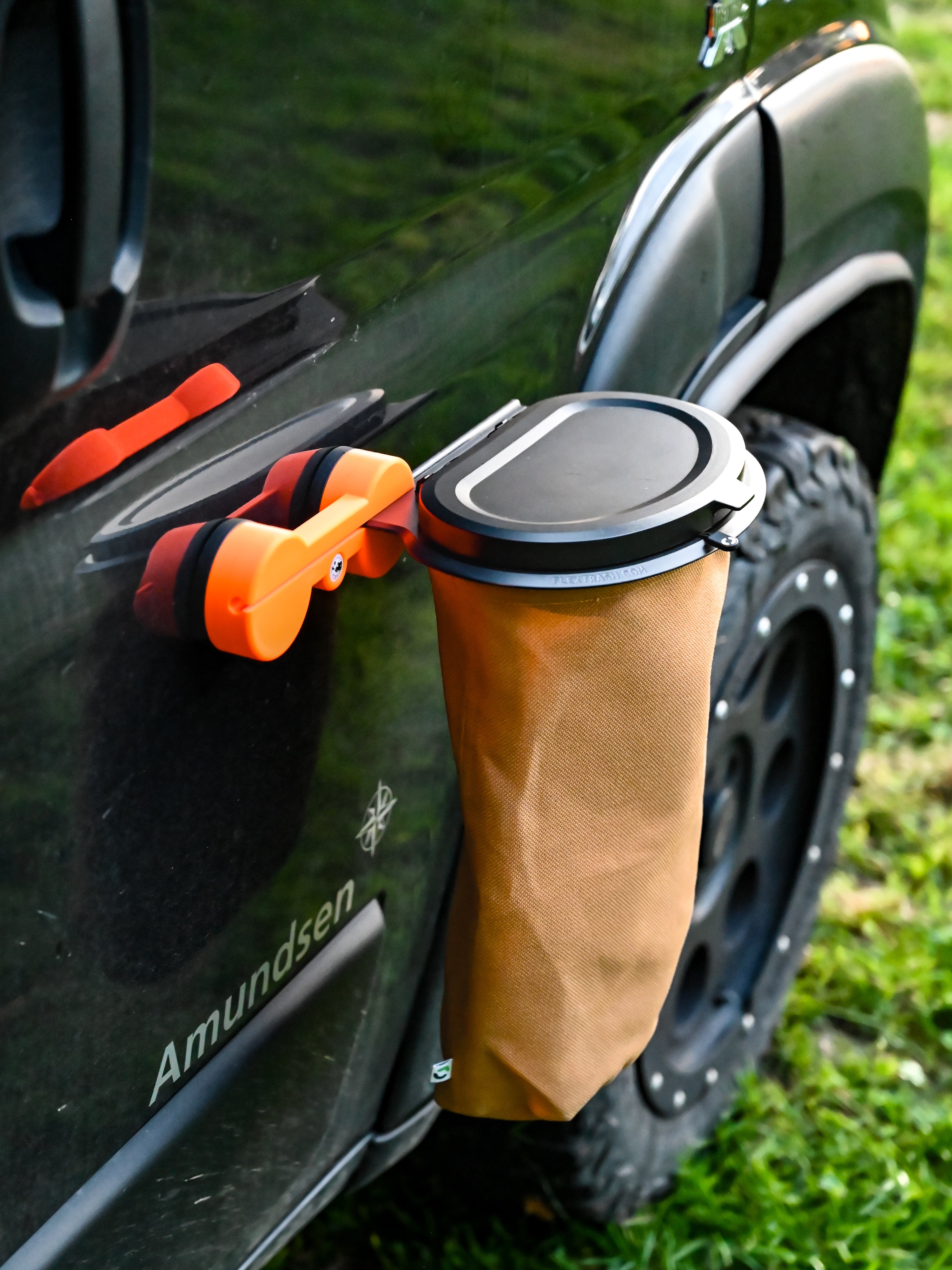 The Flextrash Magnetic Holder – Offrotie 3D Printed – Portable for Vanlife