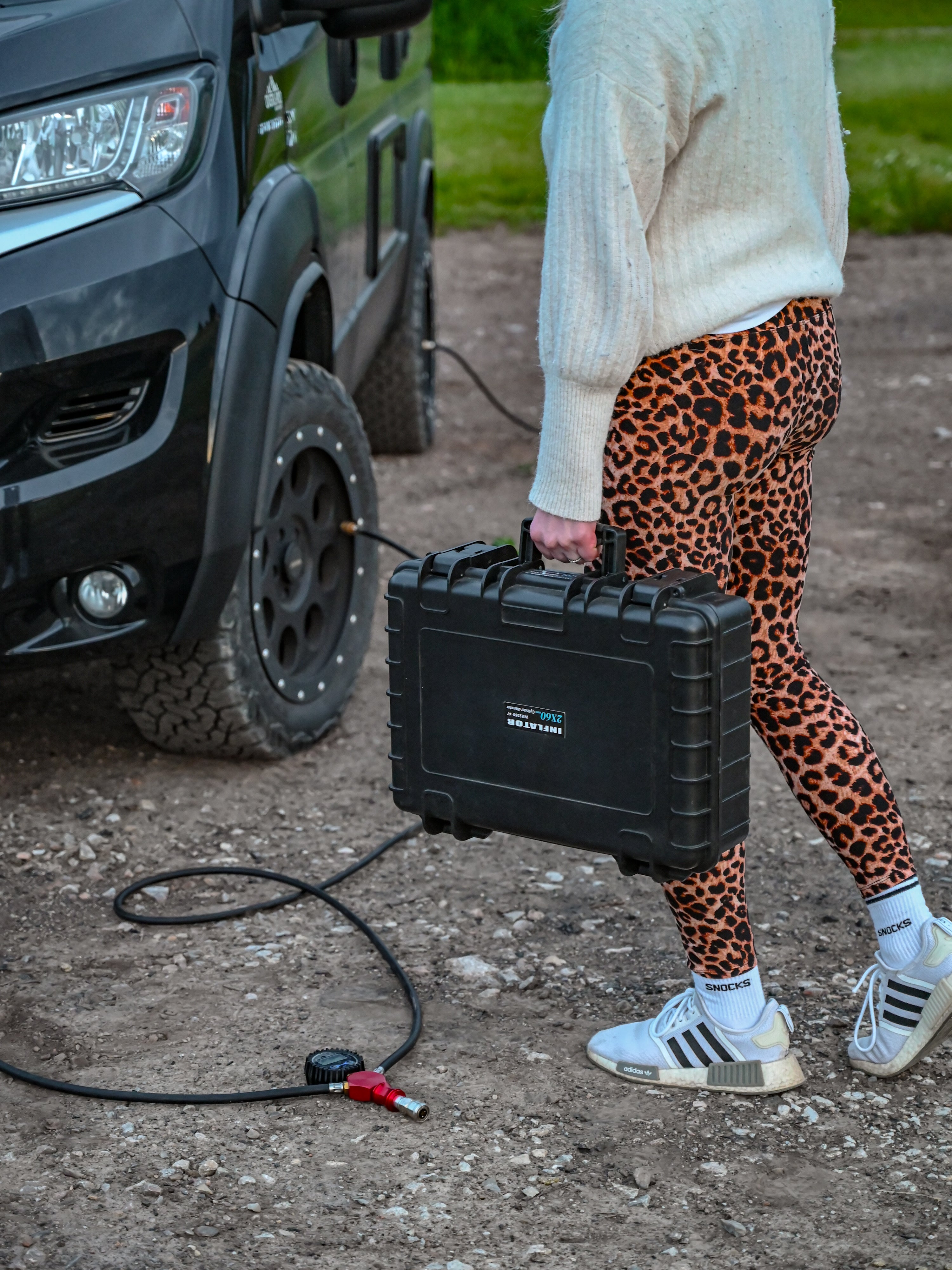 The Air Compressor Hard Case - Offrotie Portable Compressor - 300 LPM Dual Cylinder 12V