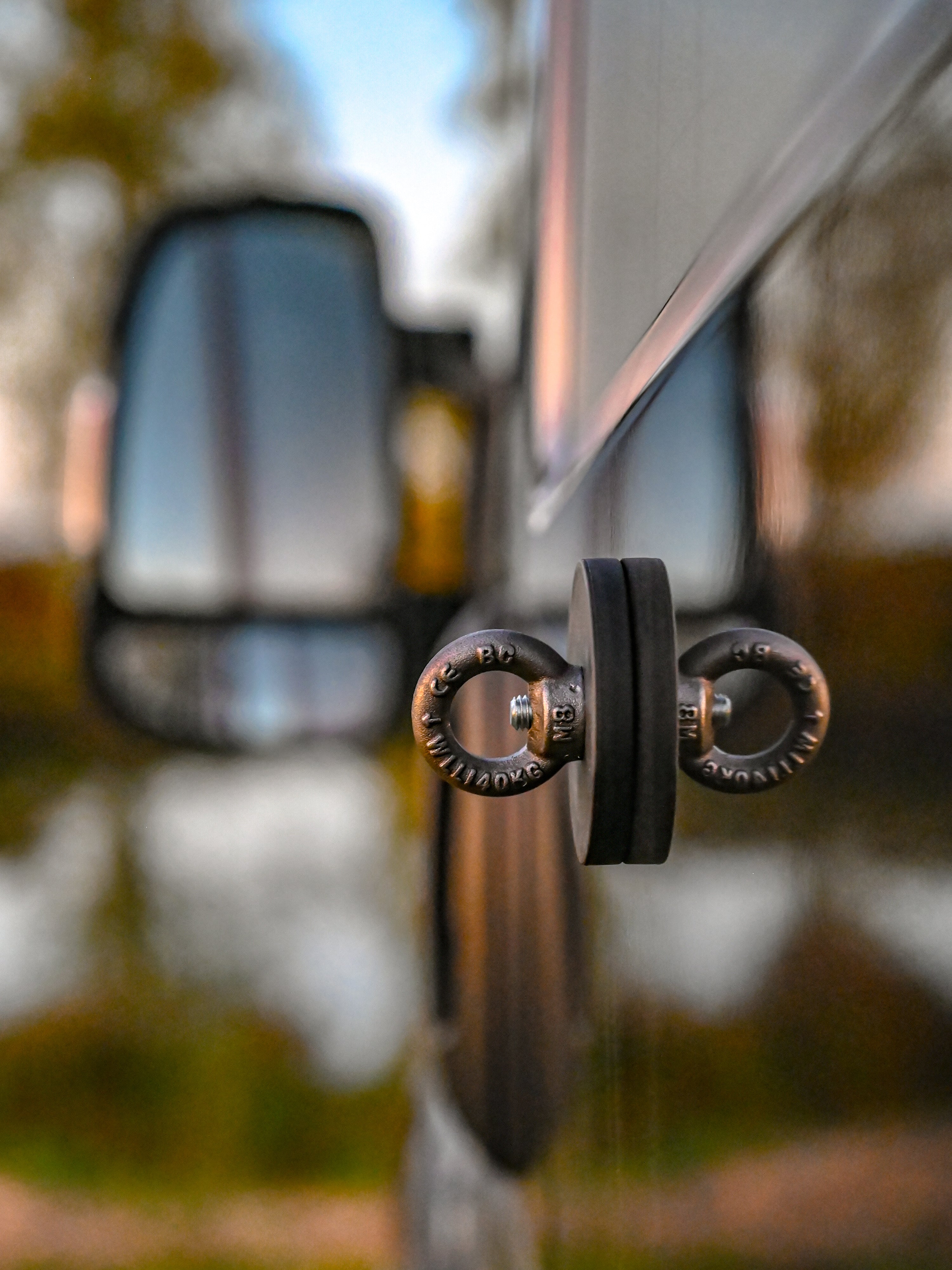 The Star | Ring | Triangle Nuts Magnetic – Offrotie Mounting System – Vanlife and Overlander Organizer