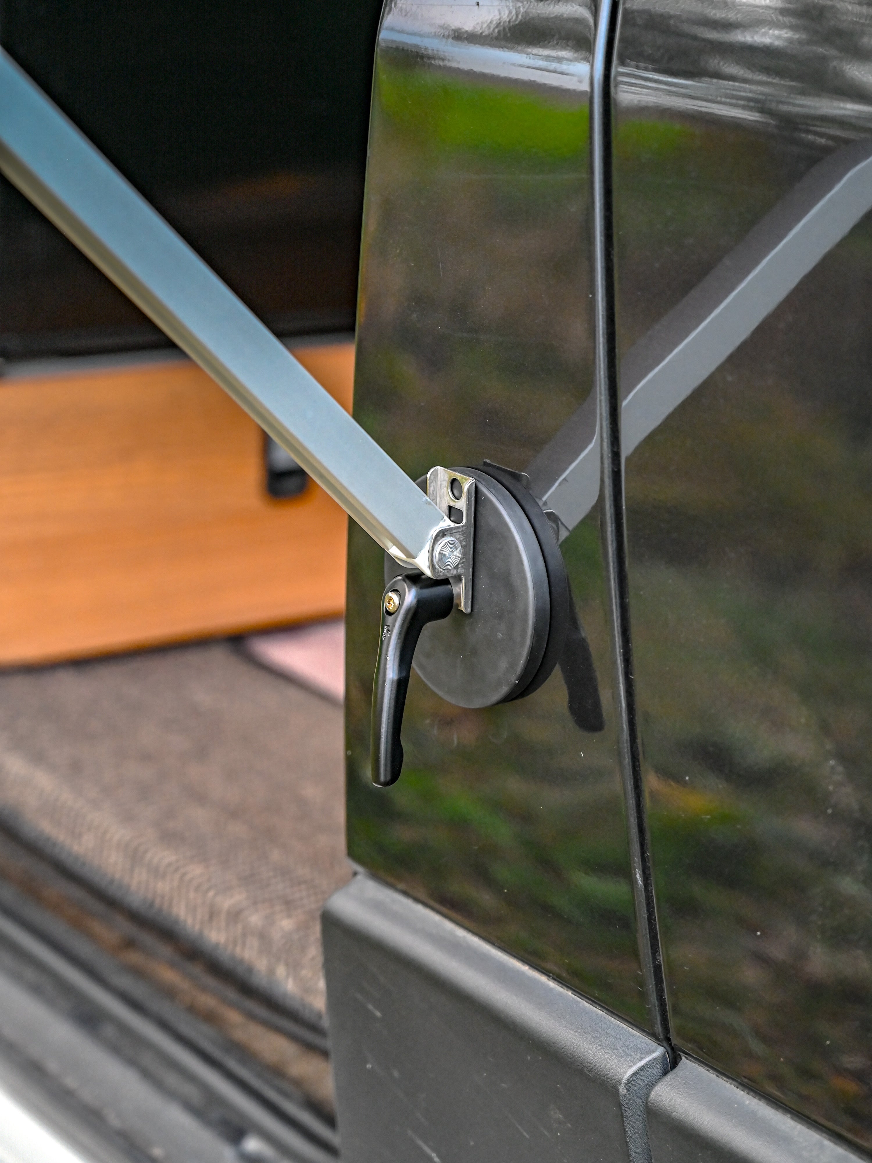 The Awning Legs Magnetic Holder – Offrotie – For all Van Awnings