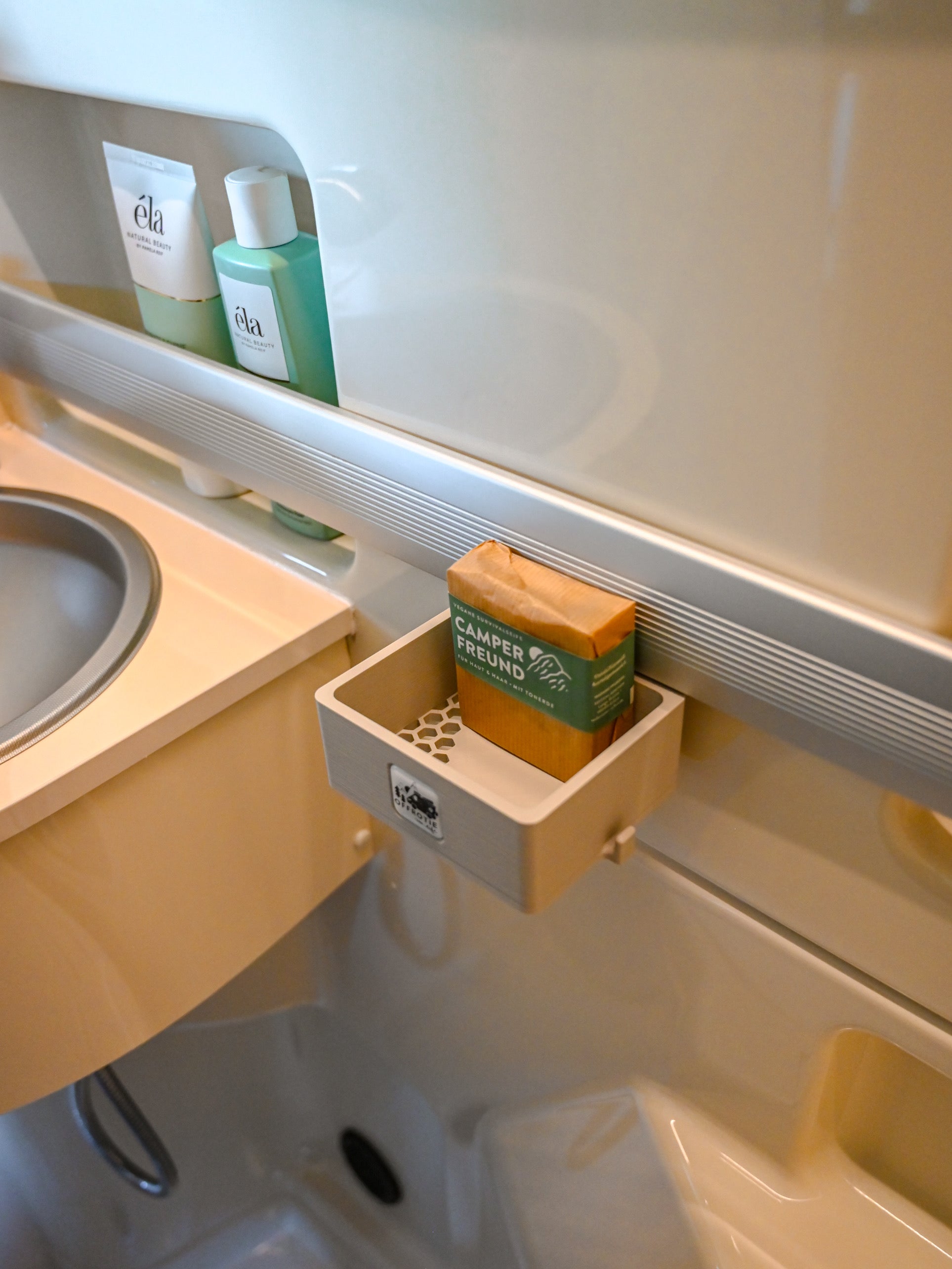 Kit supporto e cestino per doccia magnetico stampato in 3D Offrotie - Portatile per Vanlife