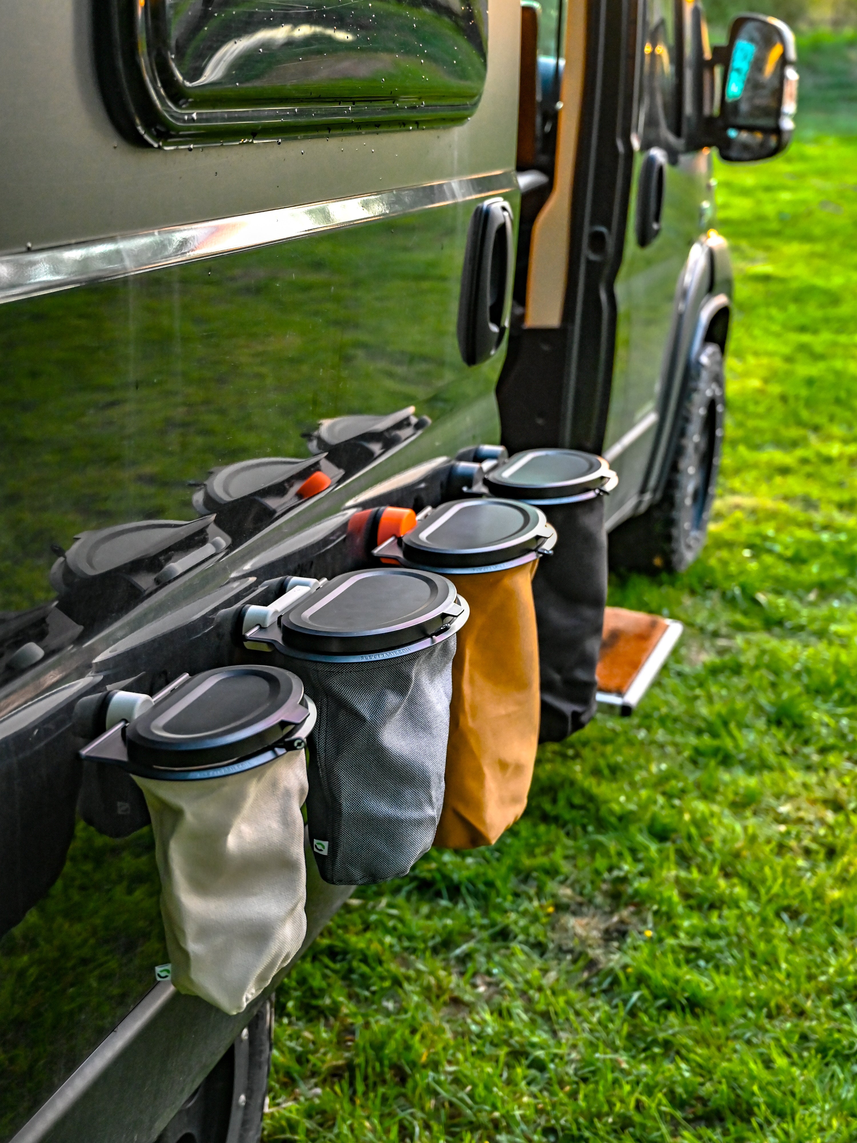 The Flextrash Magnetic Holder – Offrotie 3D Printed – Portable for Vanlife
