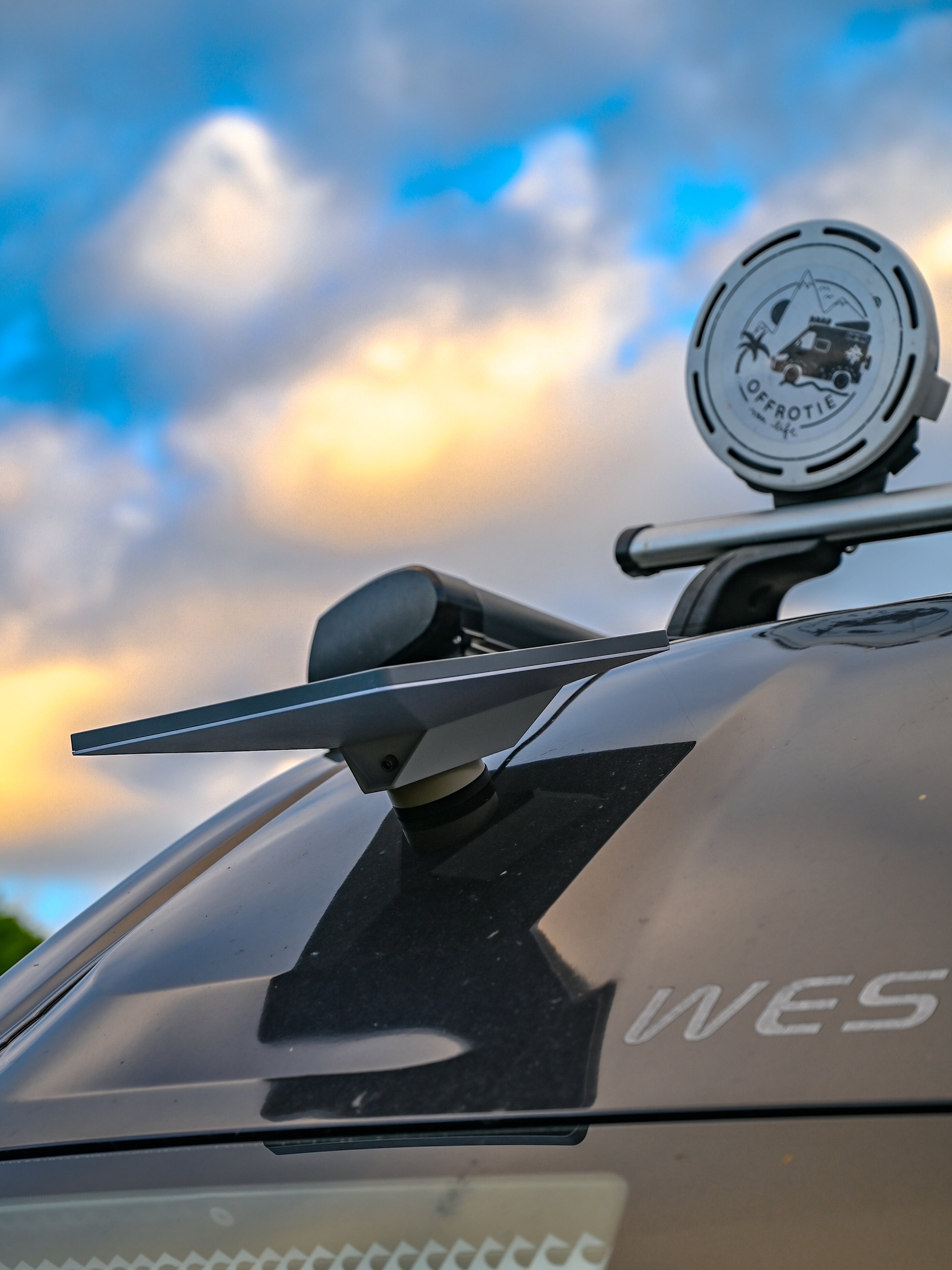 Der Starlink Mini Magnethalter – Offrotie 3D gedruckt – Tragbar für Vanlife