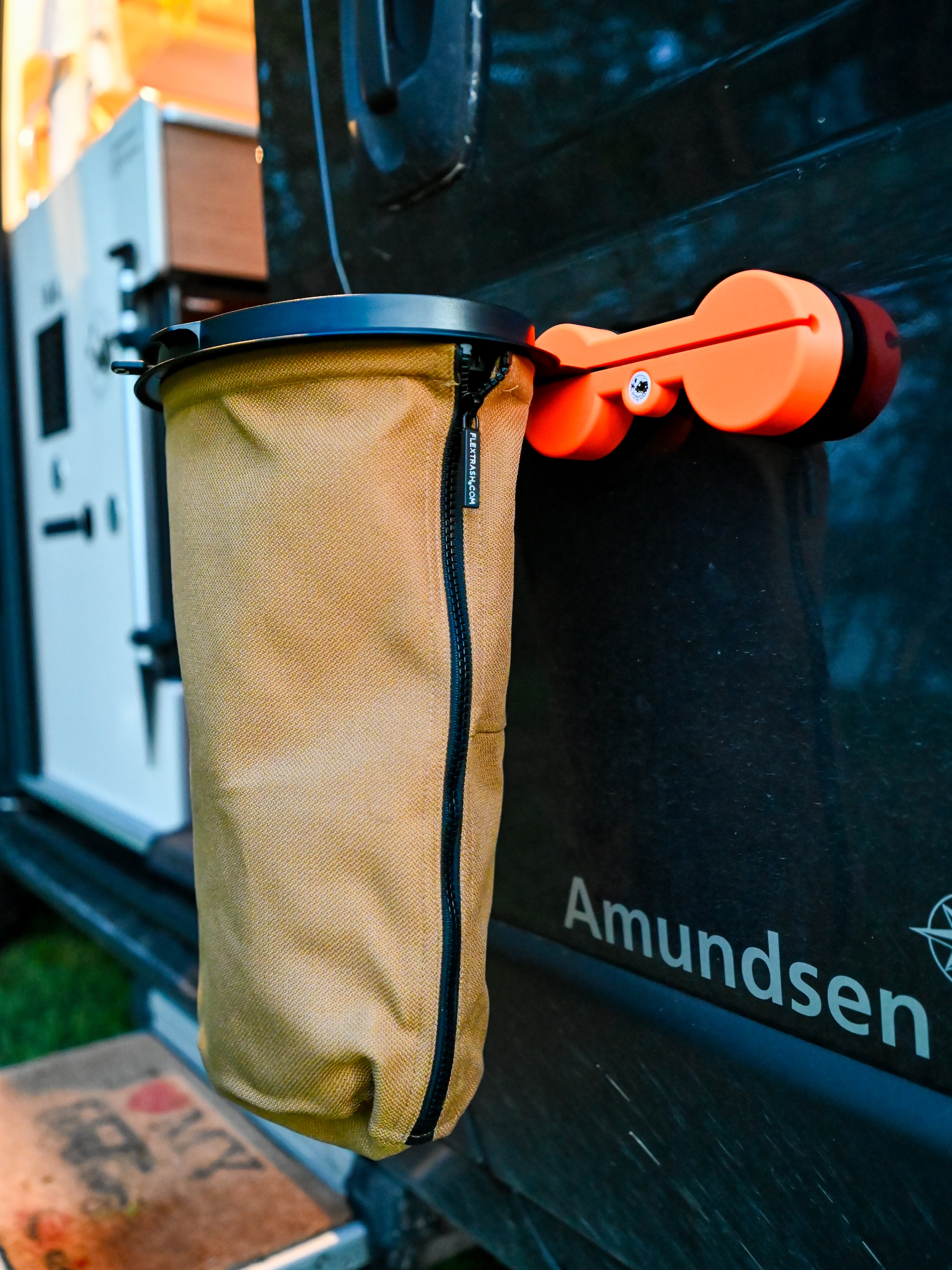 The Flextrash Magnetic Holder – Offrotie 3D Printed – Portable for Vanlife