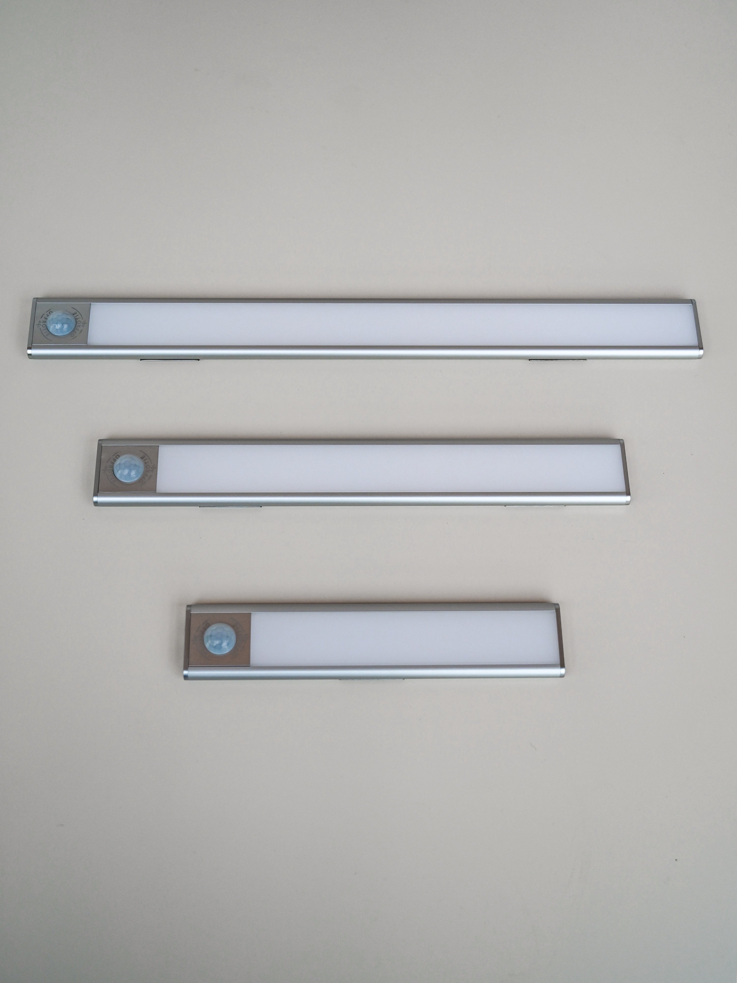 The LED Strip Magnetic - Offrotie Lamp for Cabinets Kitchen Bath - 3 Sizes | Motion Sensor | 3 Color Temperatures