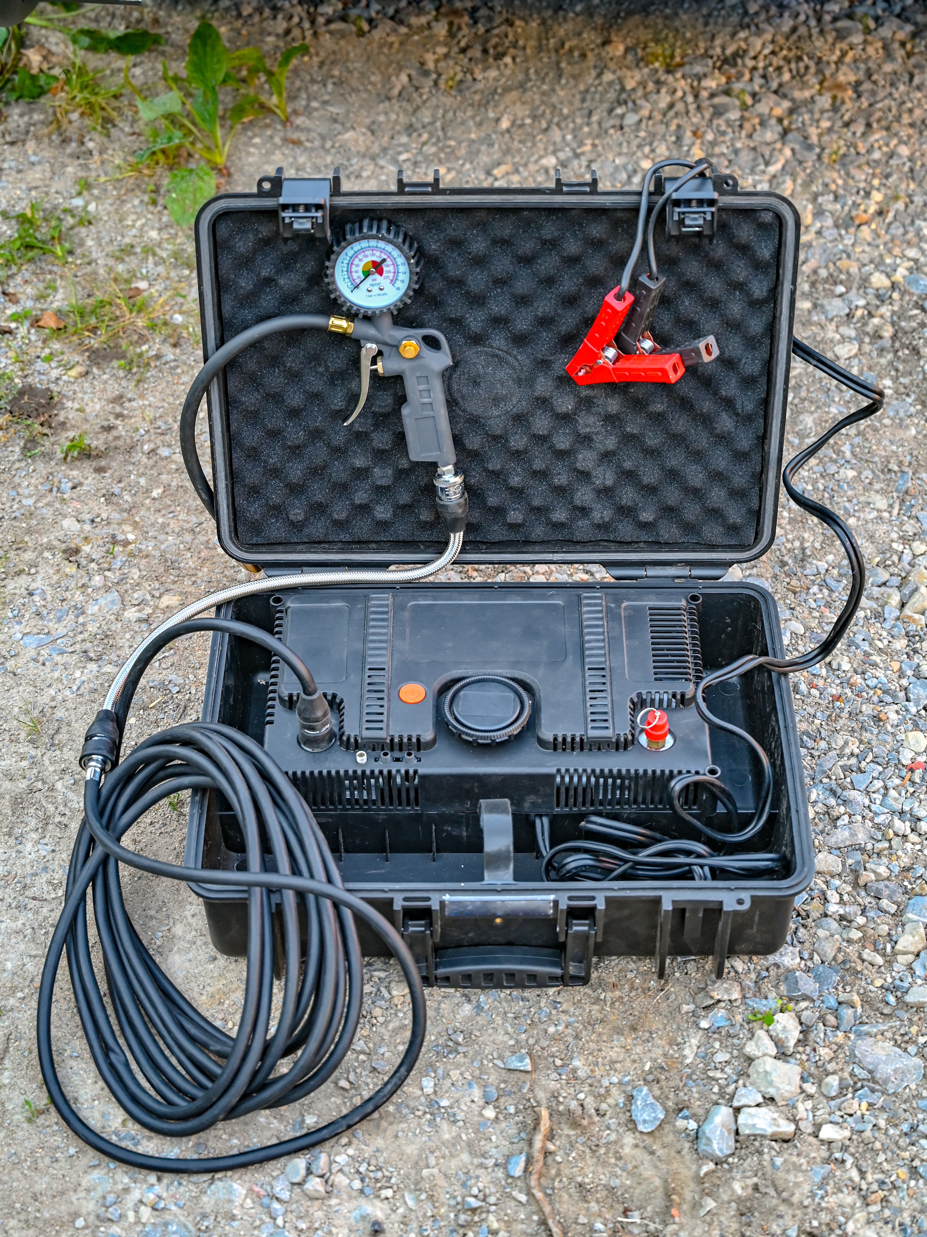 The Air Compressor Hard Case - Offrotie Portable Compressor - 300 LPM Dual Cylinder 12V