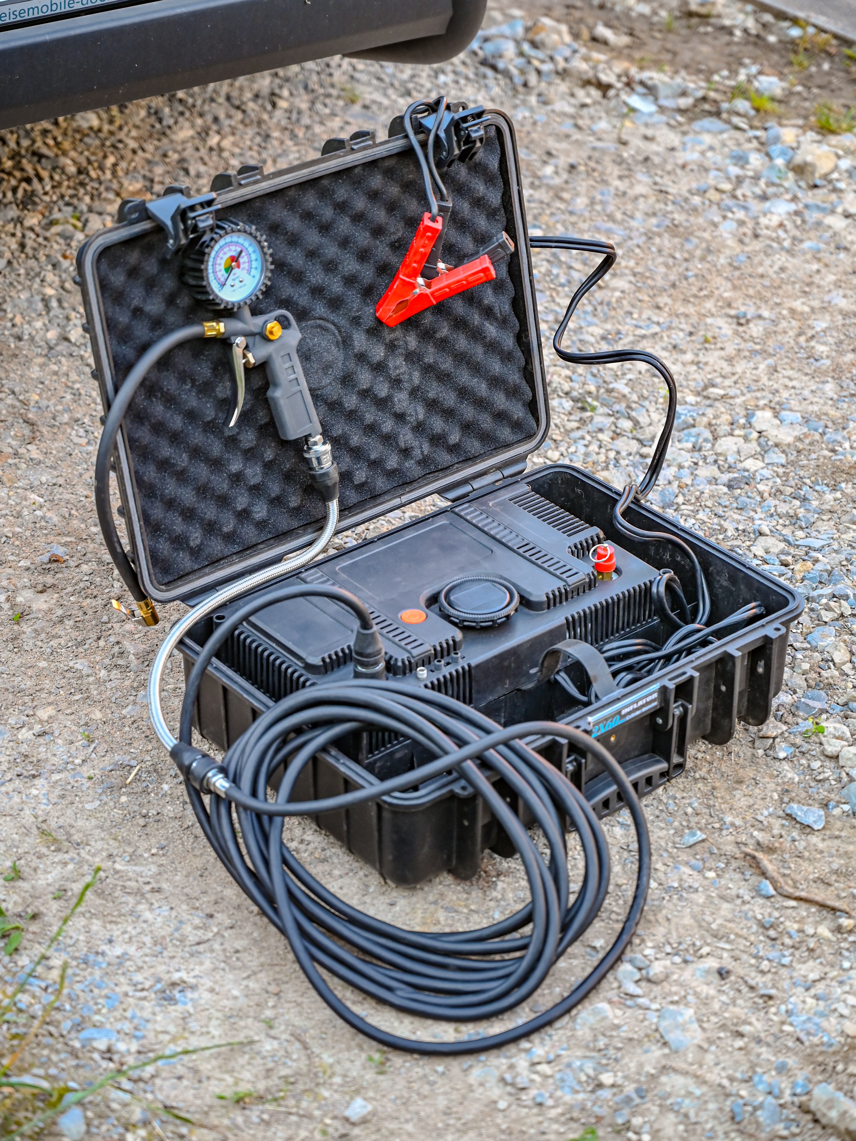 The Air Compressor Hard Case - Offrotie Portable Compressor - 300 LPM Dual Cylinder 12V