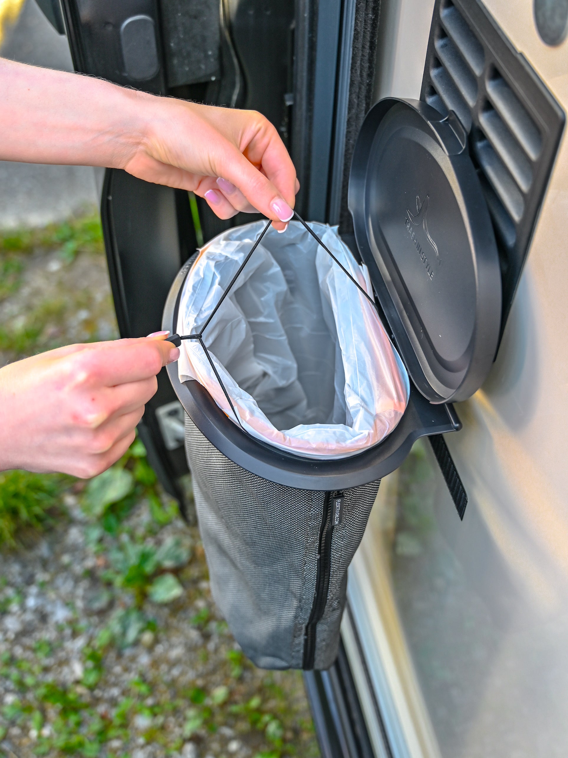 Der Flextrash Abfalleimer - Klein 3 Liter - Tragbar für Vanlife