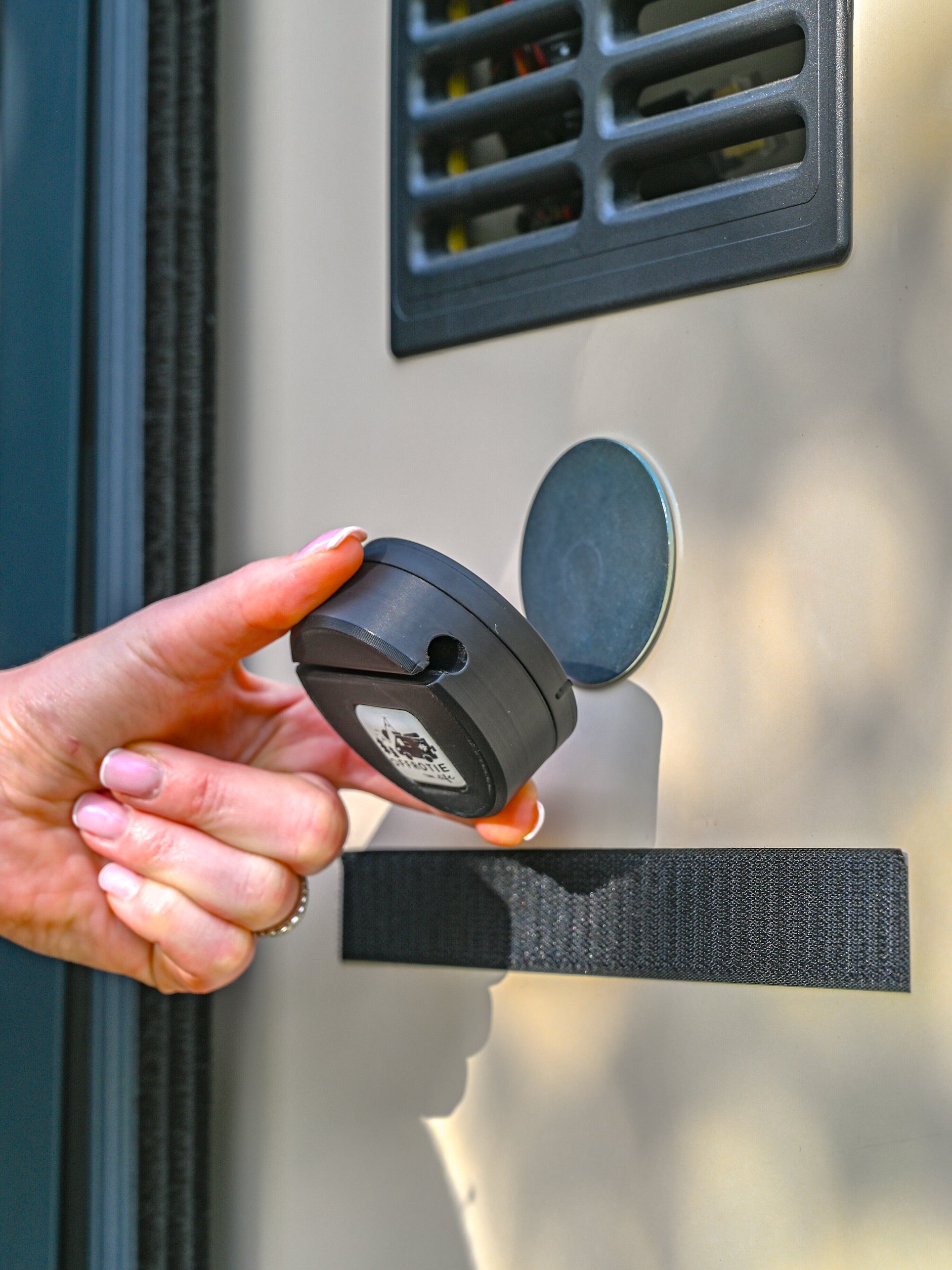 The Flextrash Magnetic Holder – Offrotie 3D Printed – Portable for Vanlife