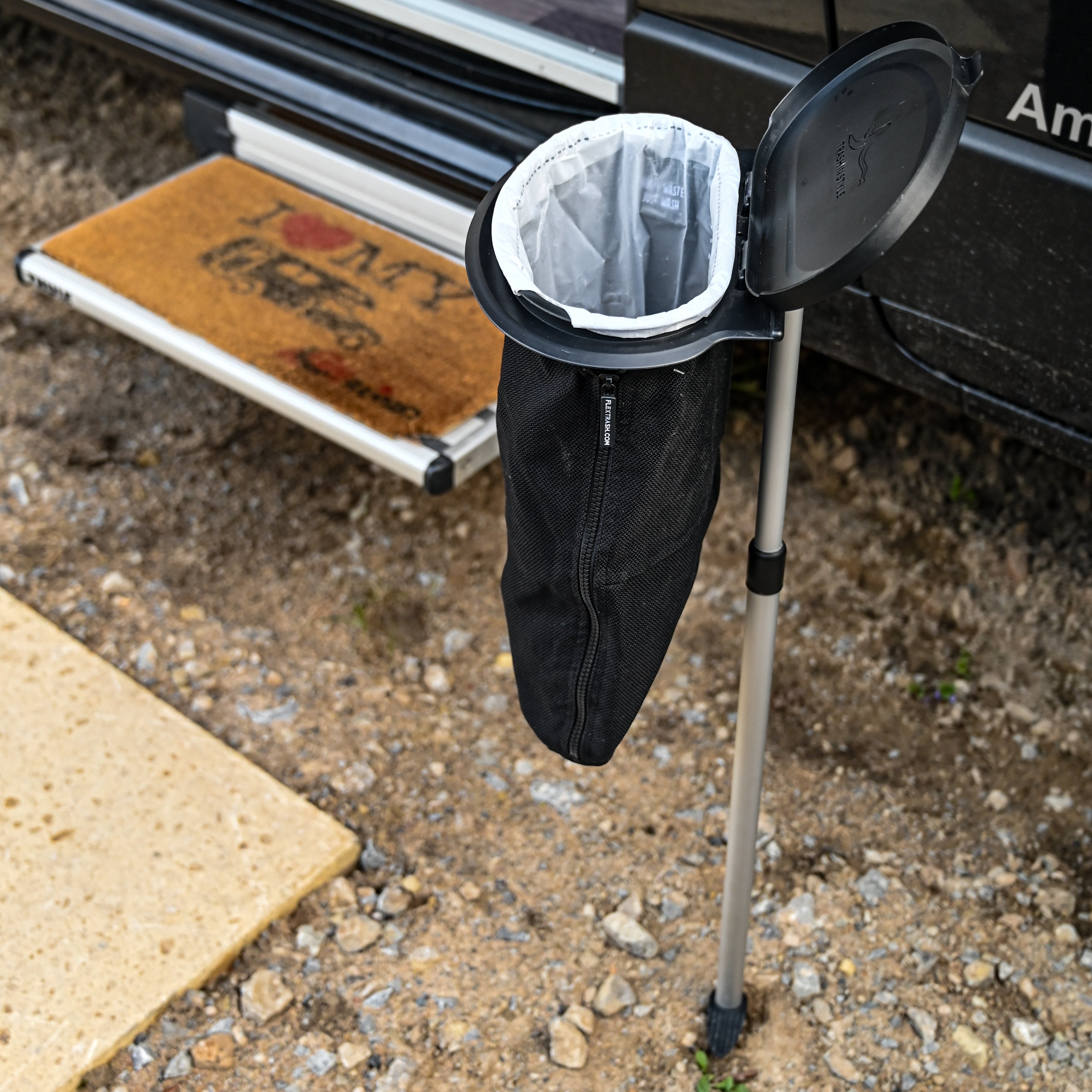 Flextrash Campstick: portátil para la vida en furgoneta