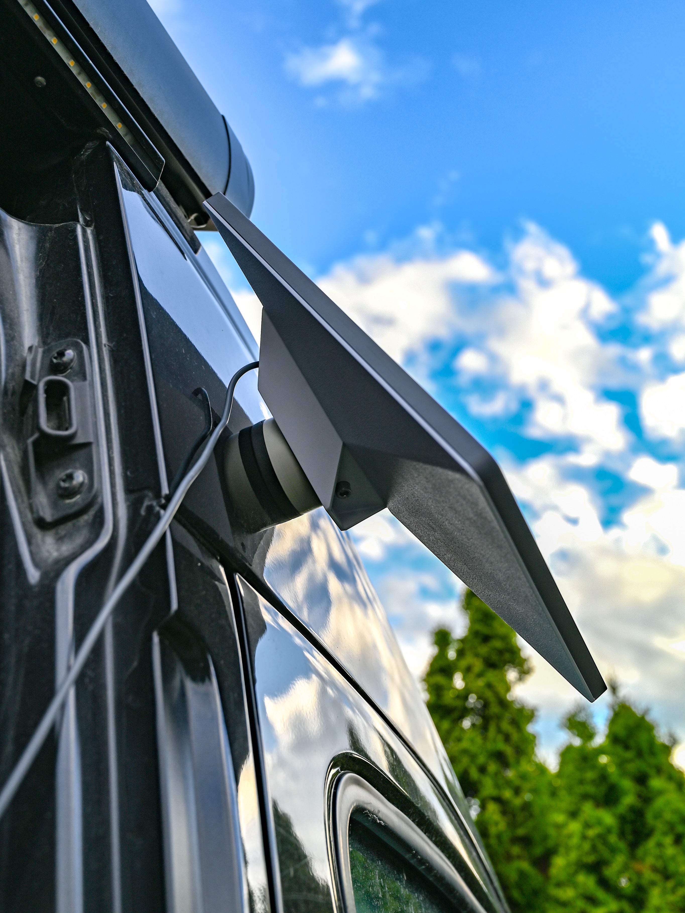 Der Starlink Mini Magnethalter – Offrotie 3D gedruckt – Tragbar für Vanlife