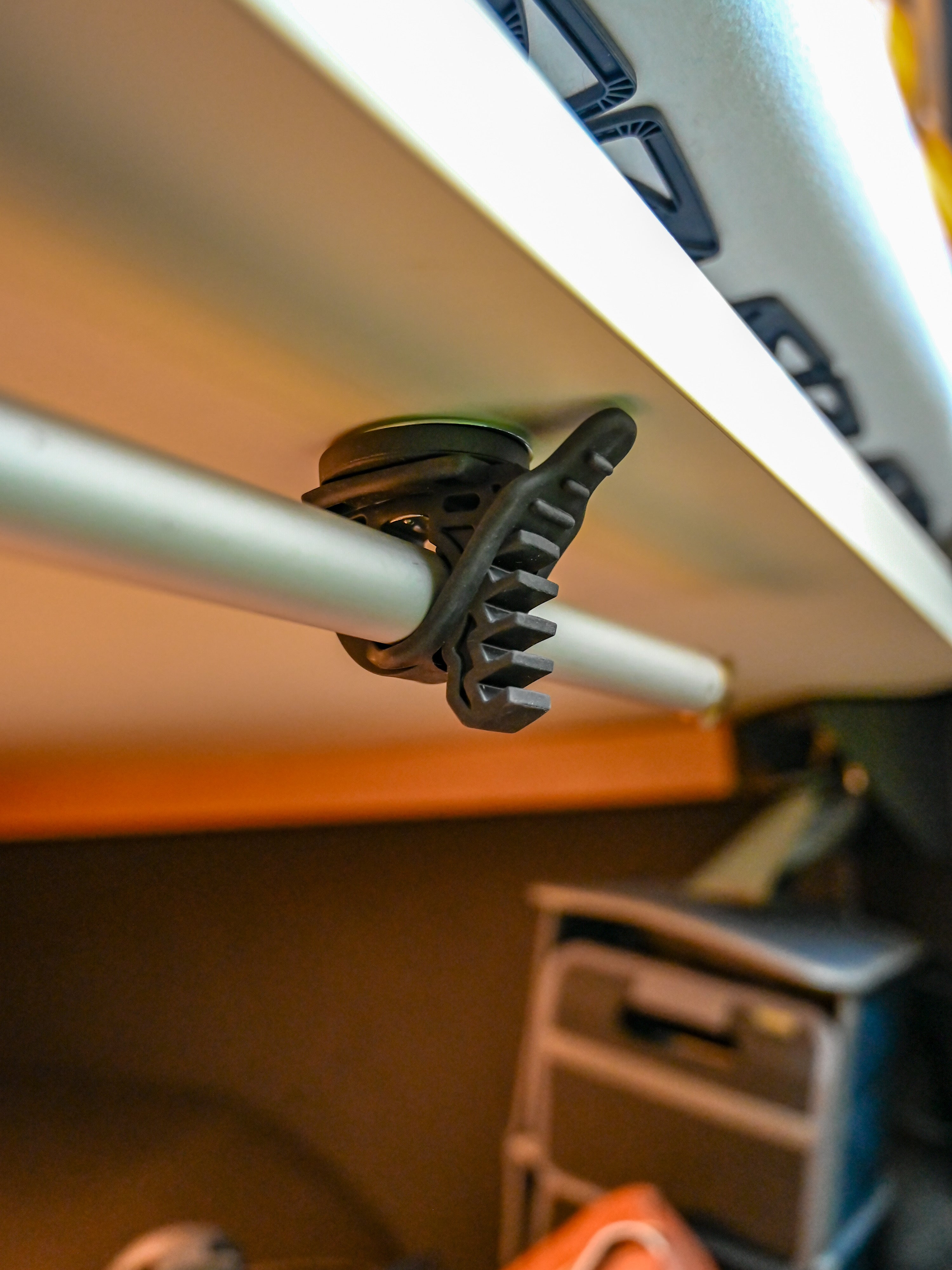 The Rubber Clamp Magnetic – Offrotie Magnet FITRUB Mounting Bracket – Vanlife and Overlander Organizer