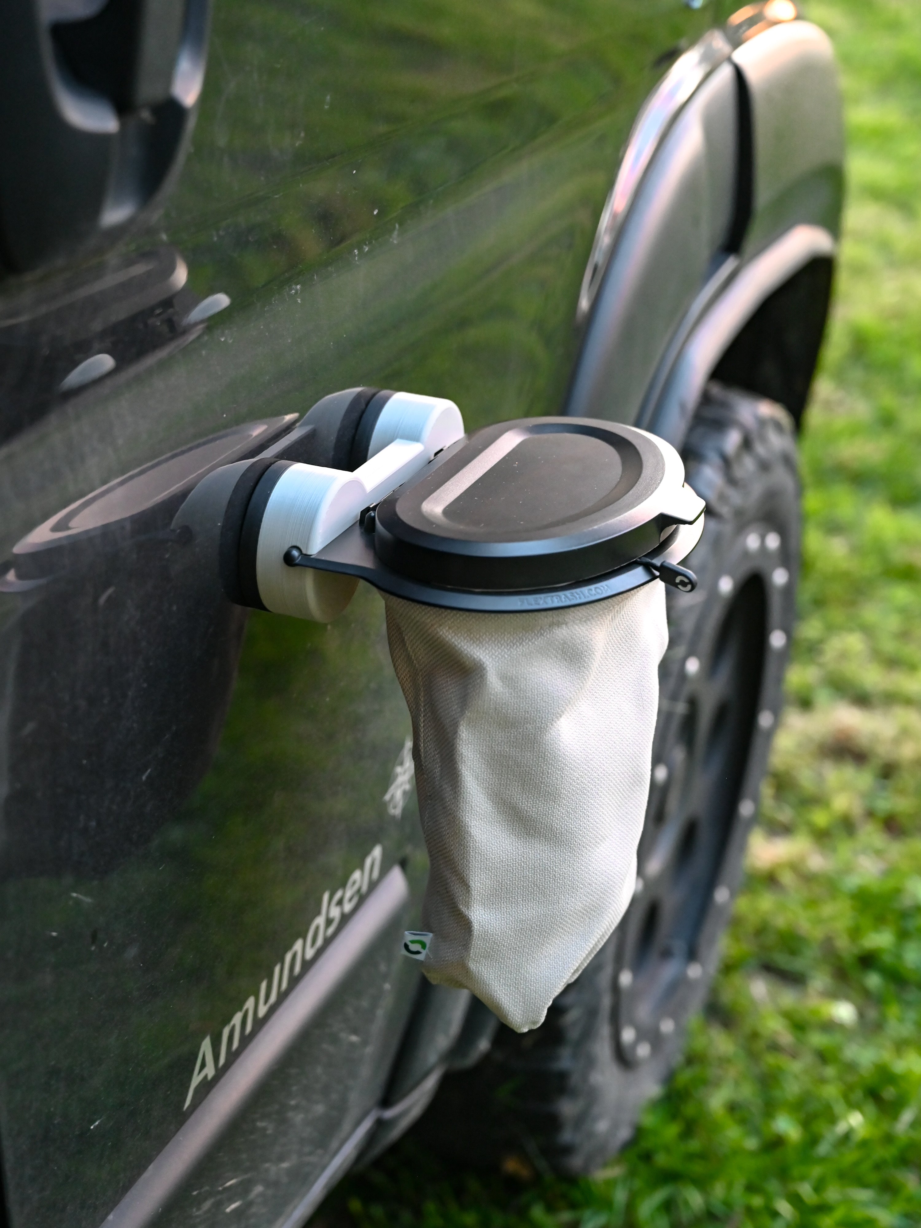The Flextrash Magnetic Holder – Offrotie 3D Printed – Portable for Vanlife