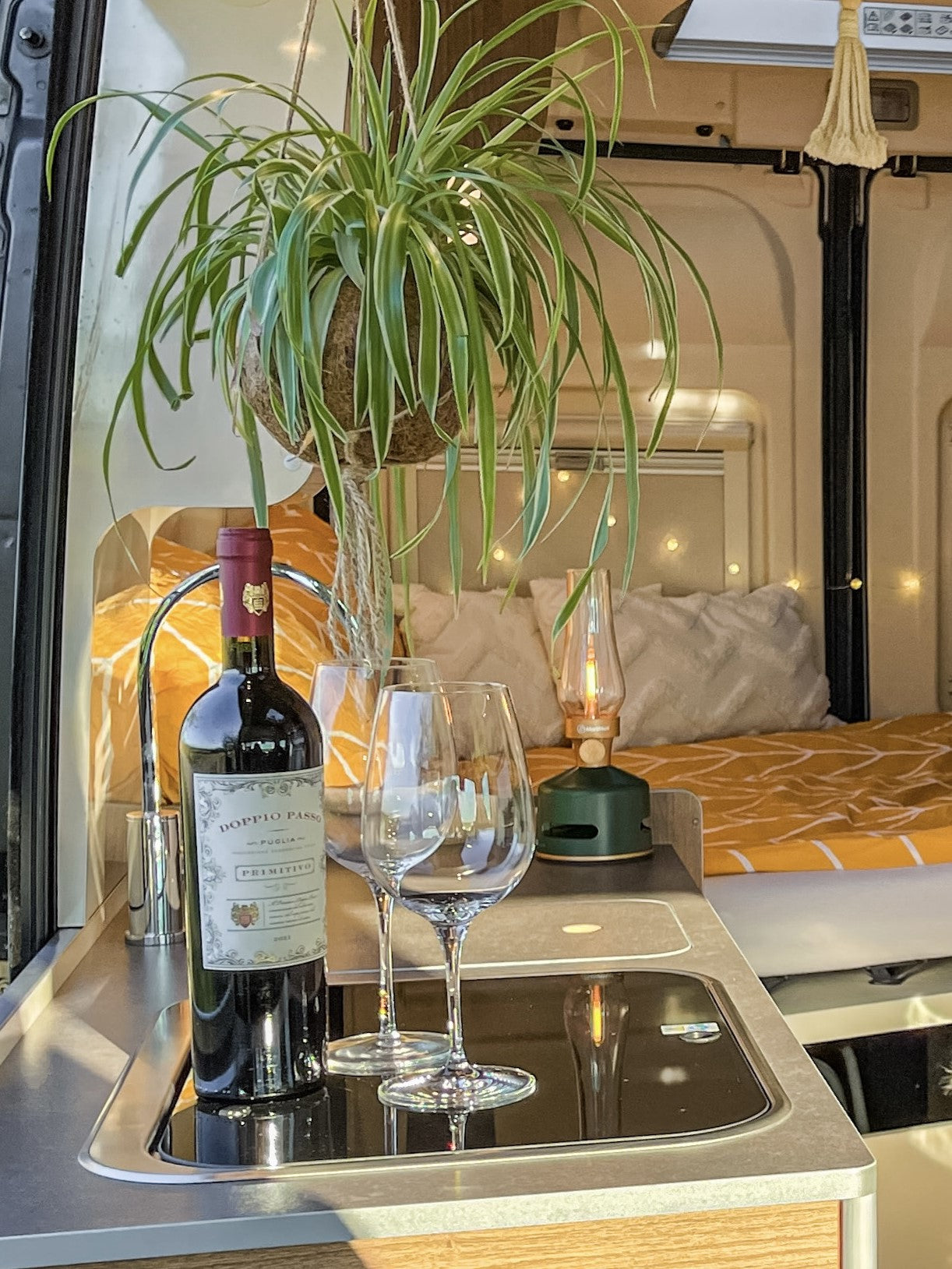 Lanterna LED con altoparlante - Alimentata a batteria - Portatile per Vanlife