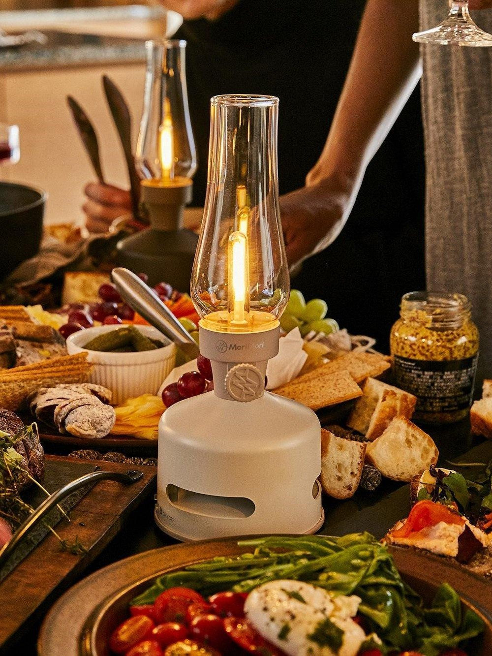 Lanterna LED con altoparlante - Alimentata a batteria - Portatile per Vanlife