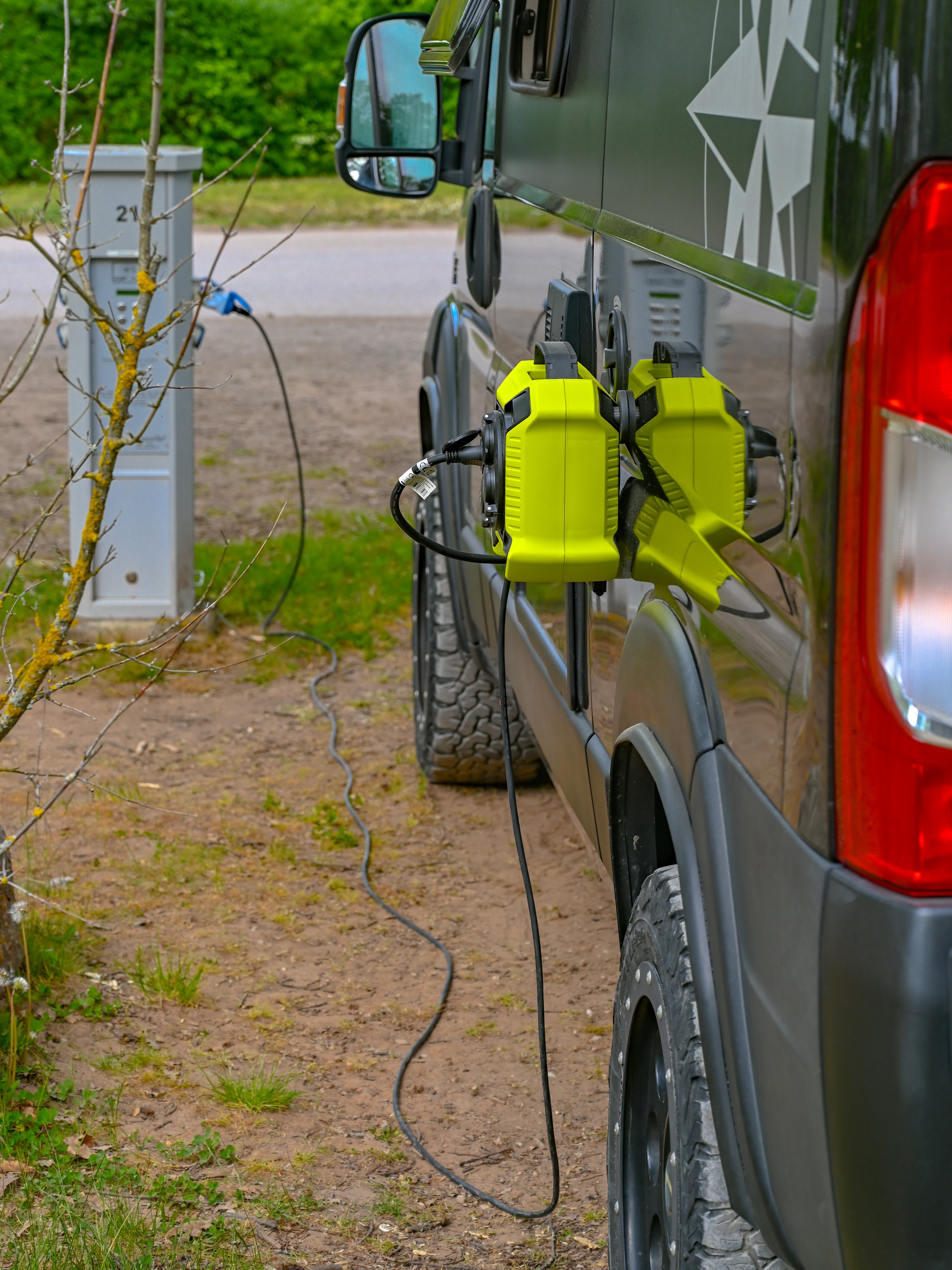 La Mini Bolsa para Cables - Carrete Magnético de Cable - Offrotie - Portátil para Vanlife