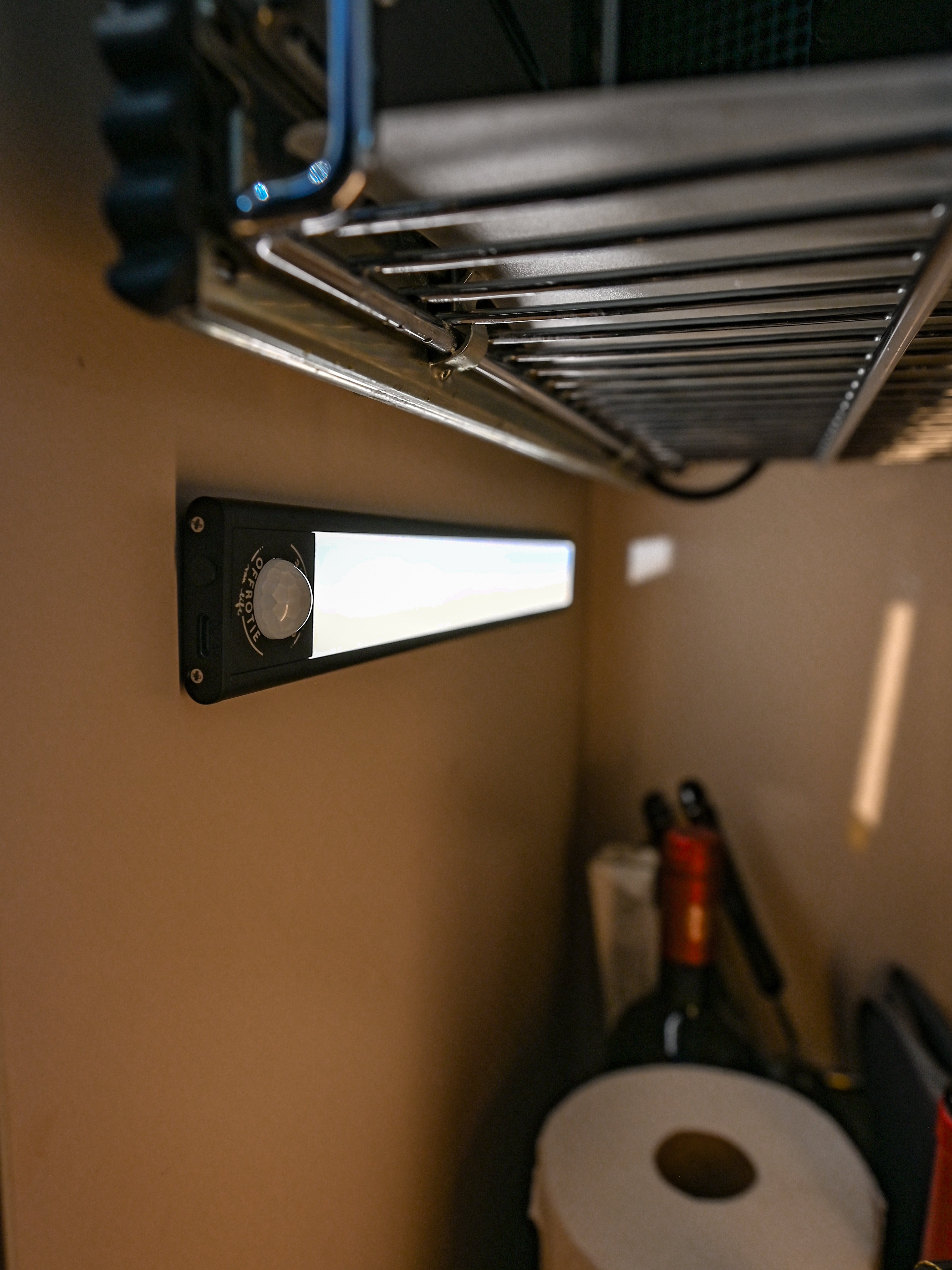 The LED Strip Magnetic - Offrotie Lamp for Cabinets Kitchen Bath - 3 Sizes | Motion Sensor | 3 Color Temperatures