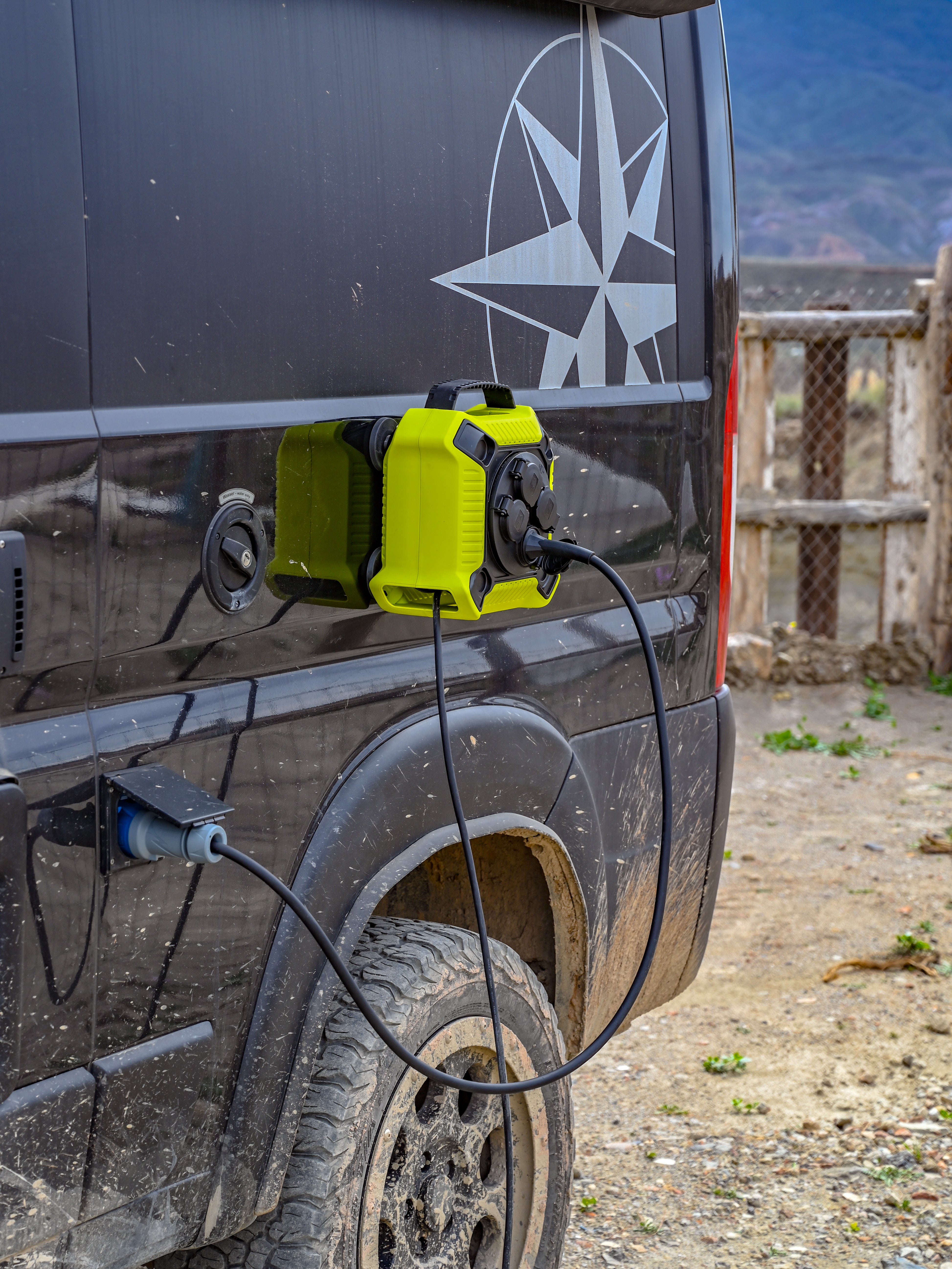 La Mini Bolsa para Cables - Carrete Magnético de Cable - Offrotie - Portátil para Vanlife