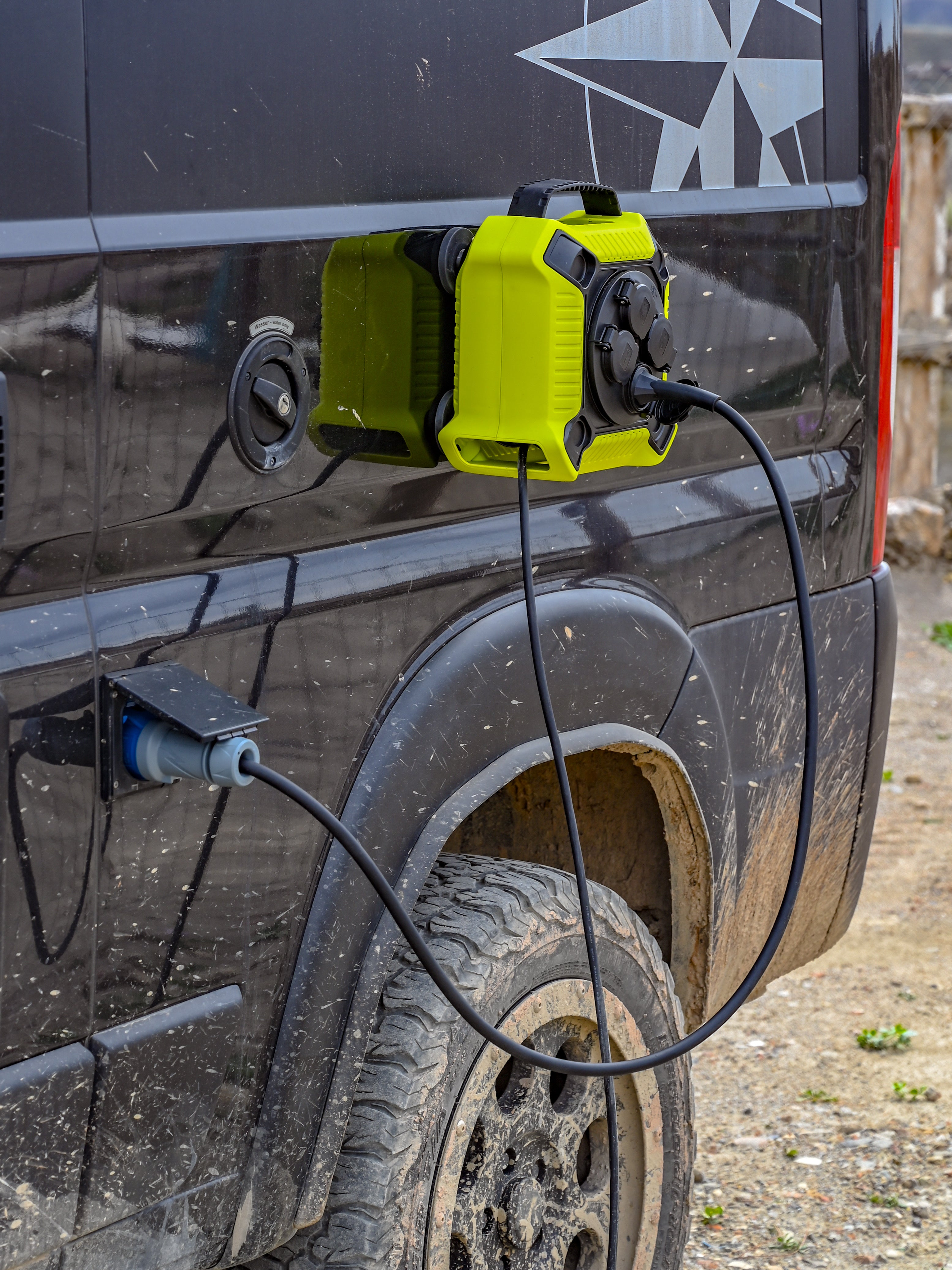 La Mini Bolsa para Cables - Carrete Magnético de Cable - Offrotie - Portátil para Vanlife