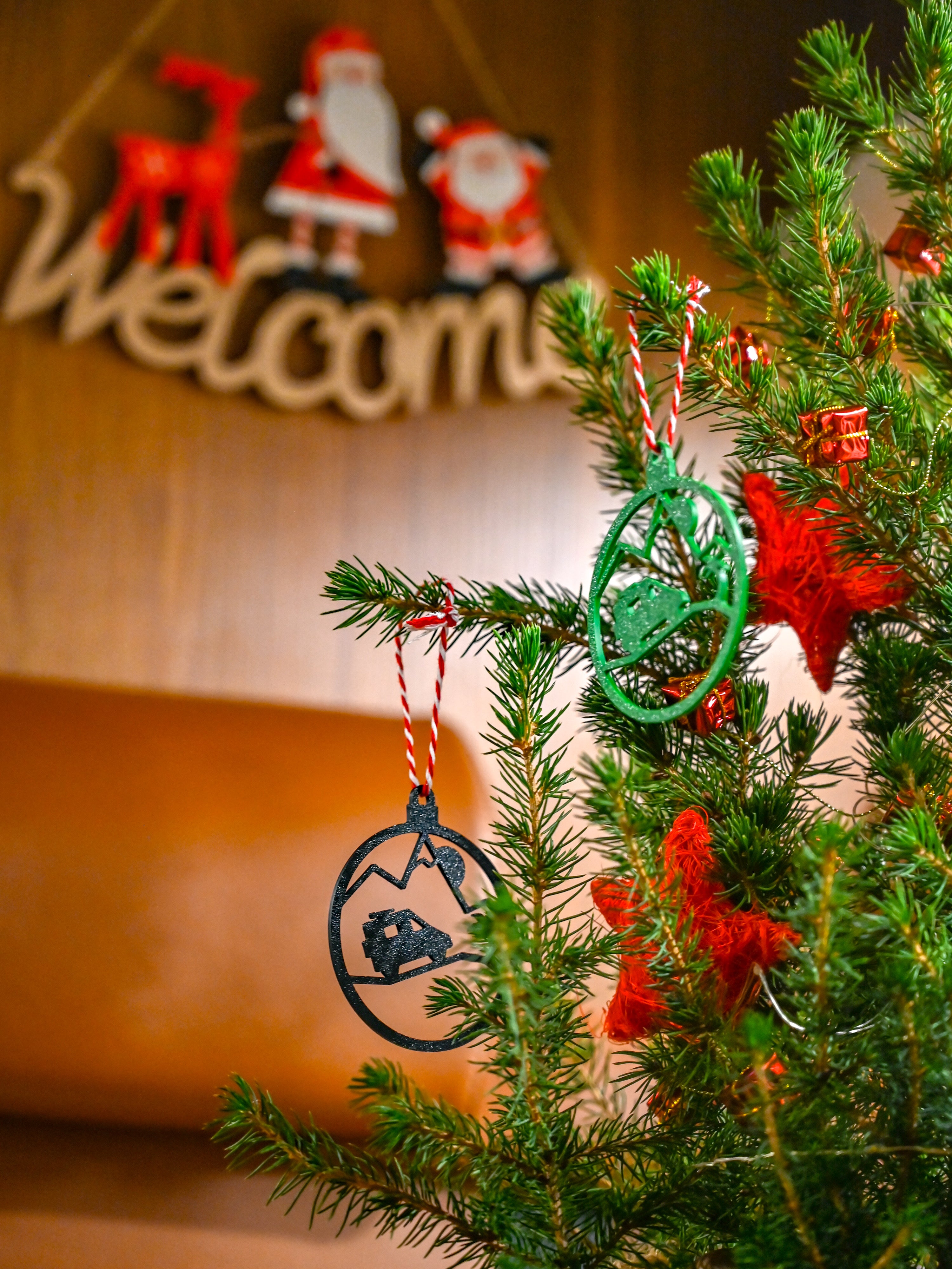 Ornamento Albero Di Natale Personalizzato A Forma Di Camper | Regalo Campeggio 2024 | Scritta Personalizzata