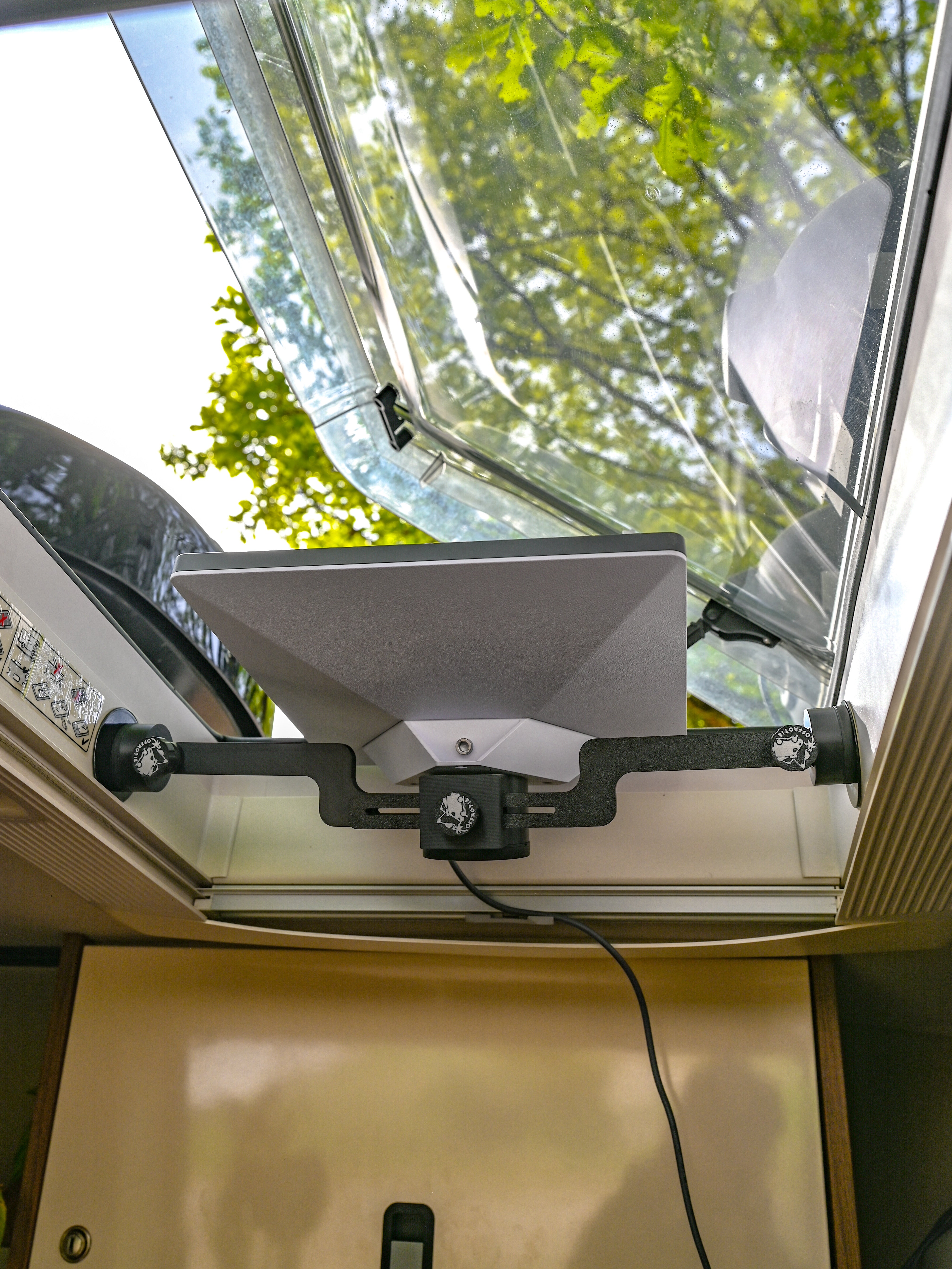 Der Starlink Mini Magnethalter – Offrotie 3D-gedruckt – Für Fahrgestell- und Dachfenstermontage