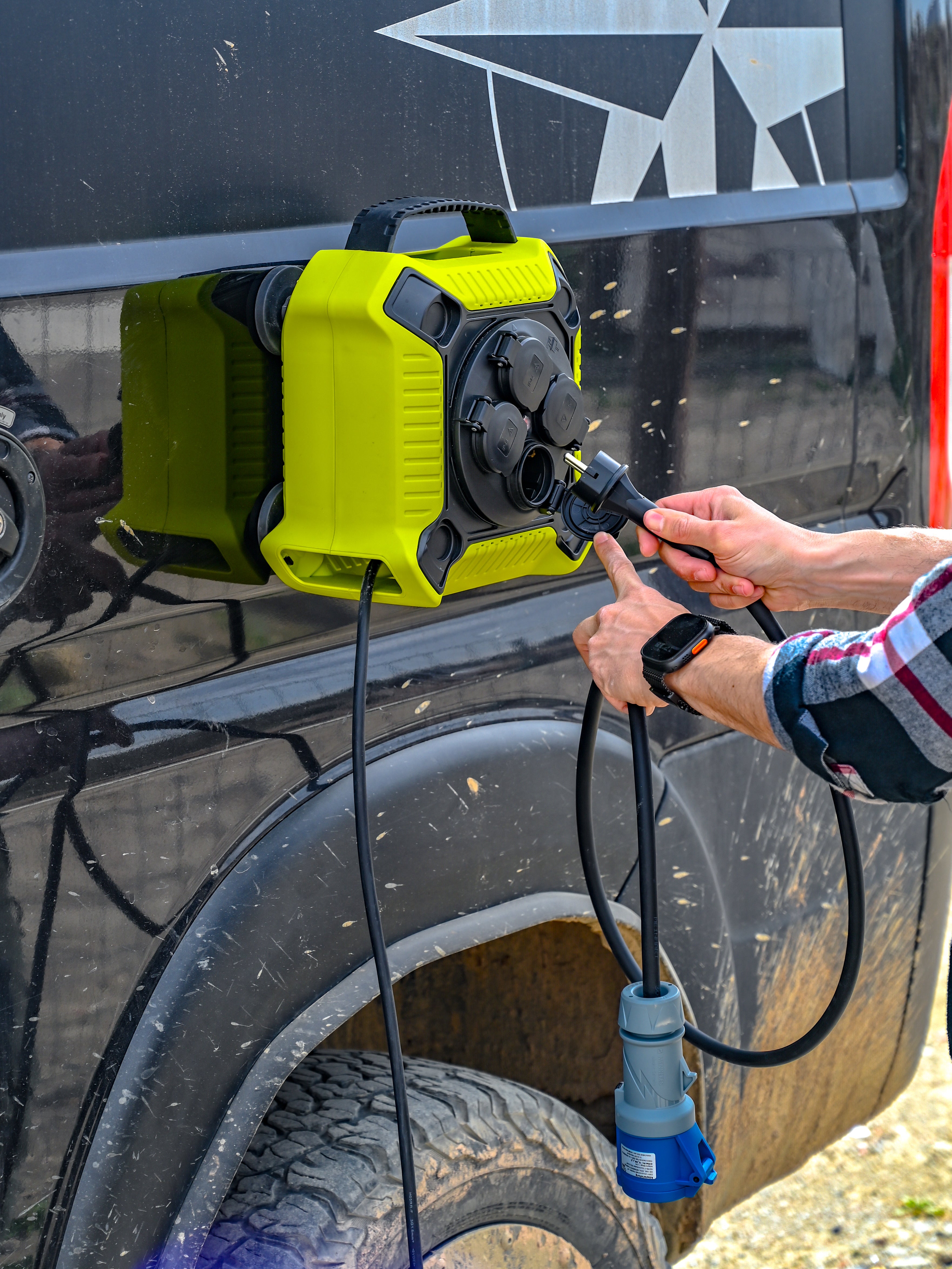 La Mini Bolsa para Cables - Carrete Magnético de Cable - Offrotie - Portátil para Vanlife