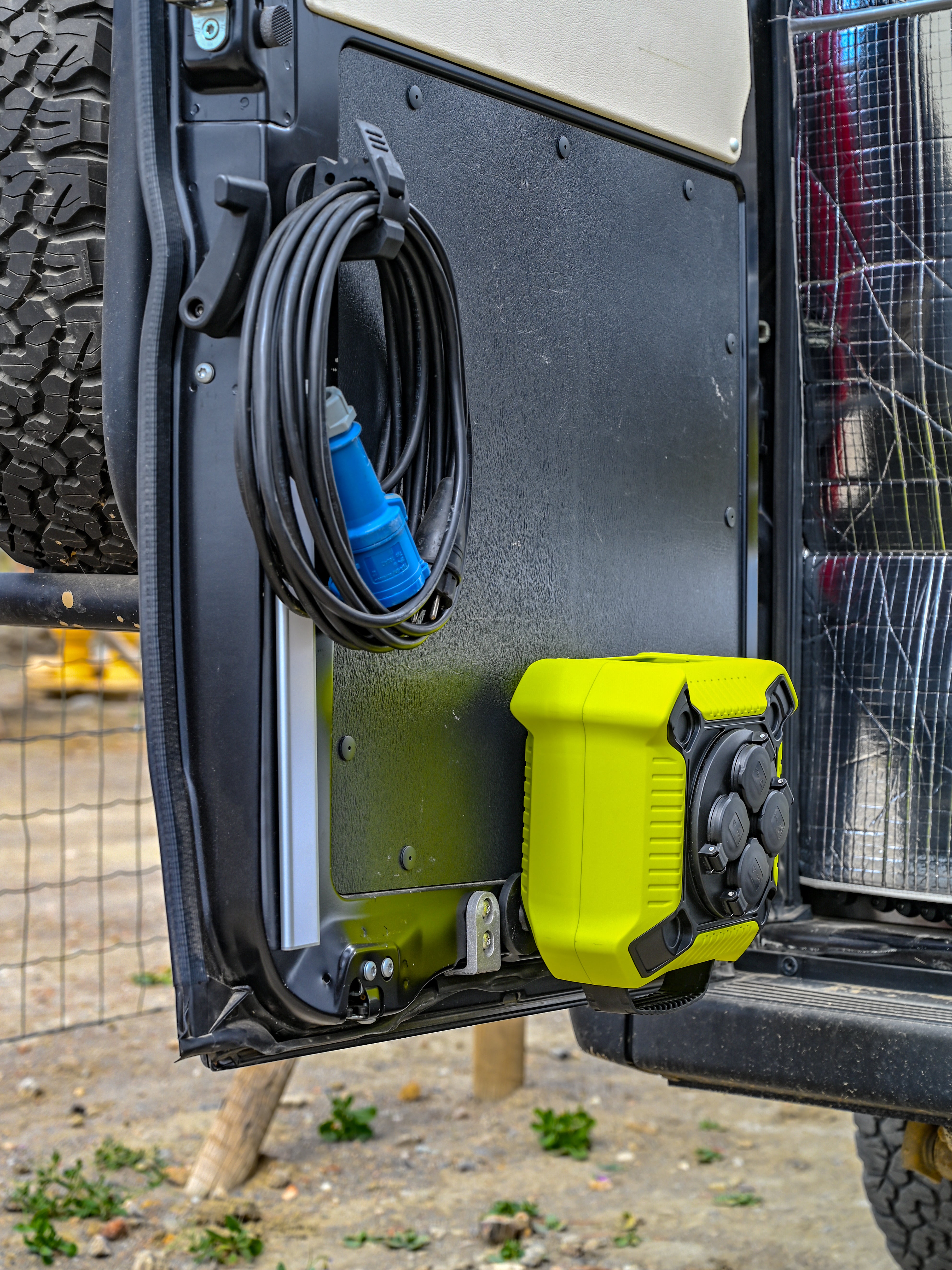 La Mini Bolsa para Cables - Carrete Magnético de Cable - Offrotie - Portátil para Vanlife