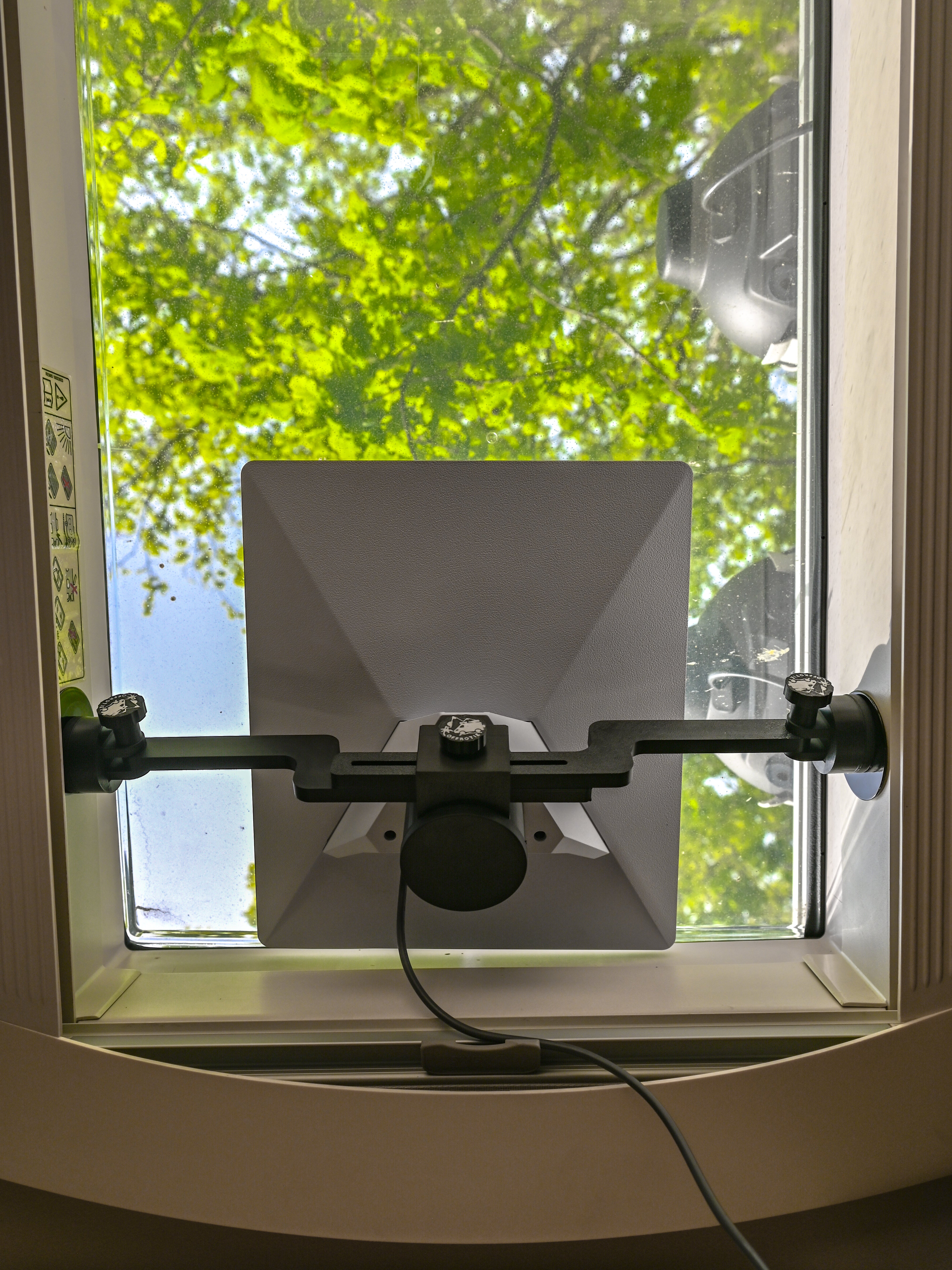 Der Starlink Mini Magnethalter – Offrotie 3D-gedruckt – Für Fahrgestell- und Dachfenstermontage