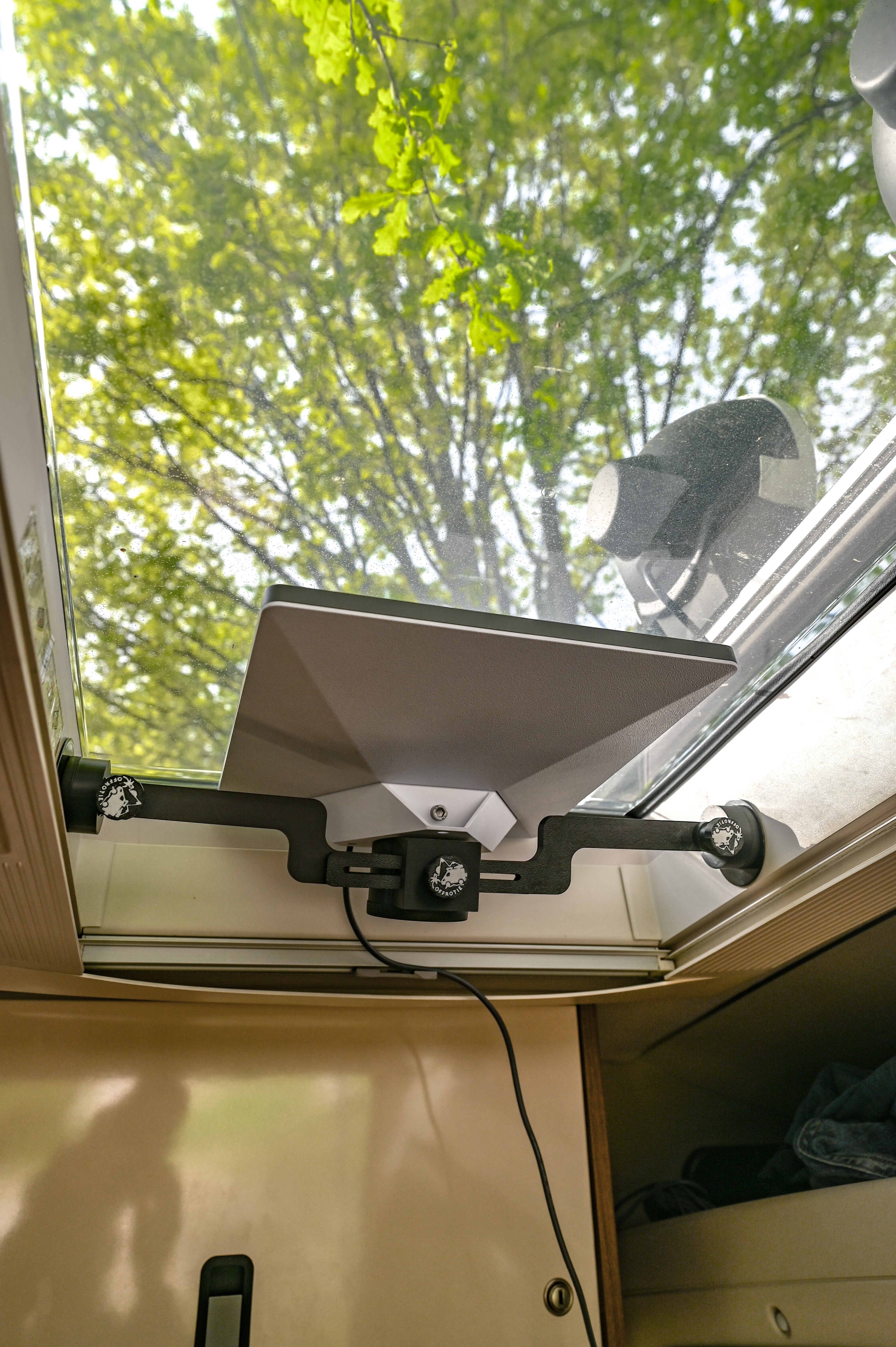 Der Starlink Mini Magnethalter – Offrotie 3D-gedruckt – Für Fahrgestell- und Dachfenstermontage
