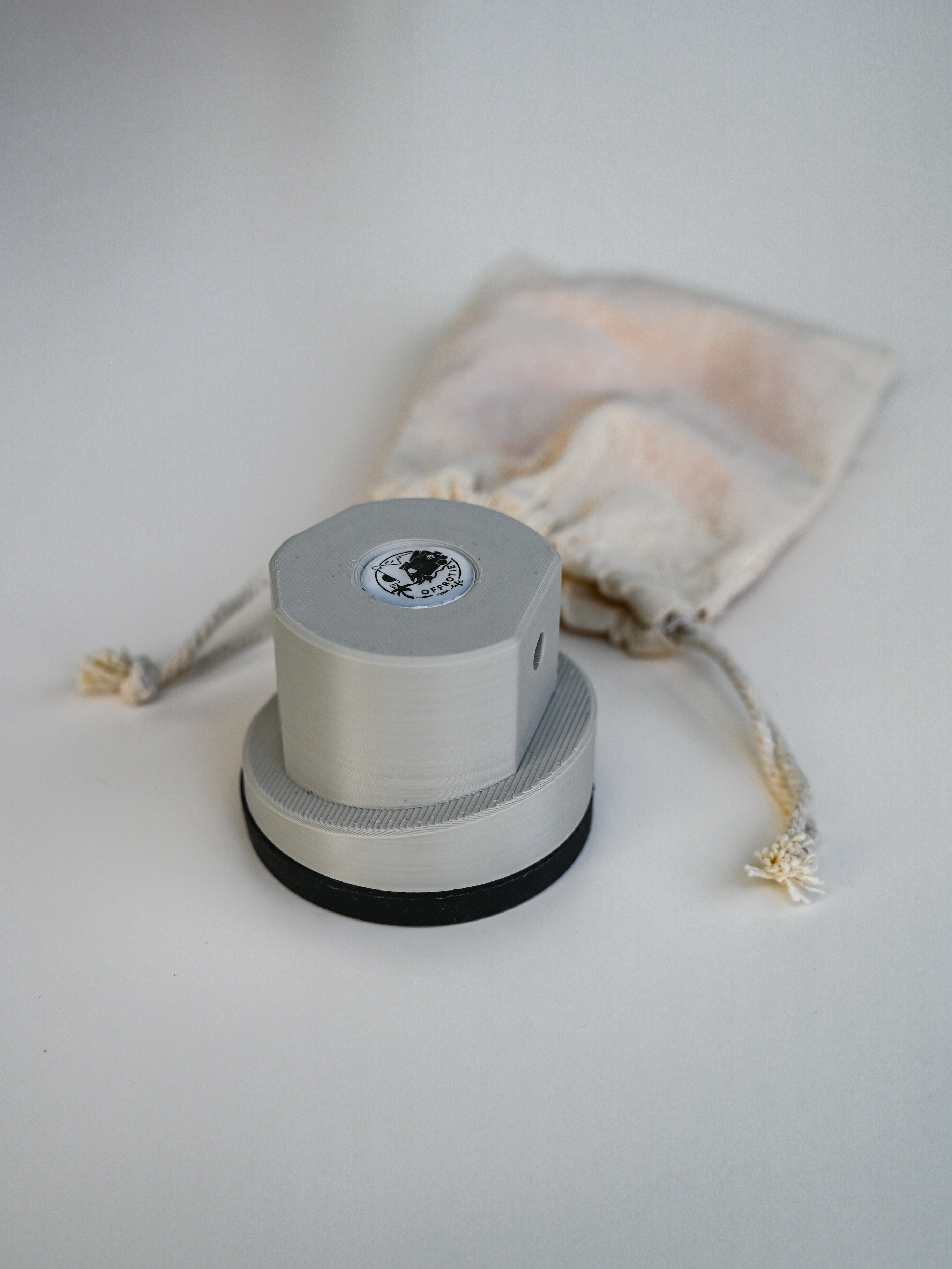 Der Starlink Mini Magnethalter – Offrotie 3D gedruckt – Tragbar für Vanlife