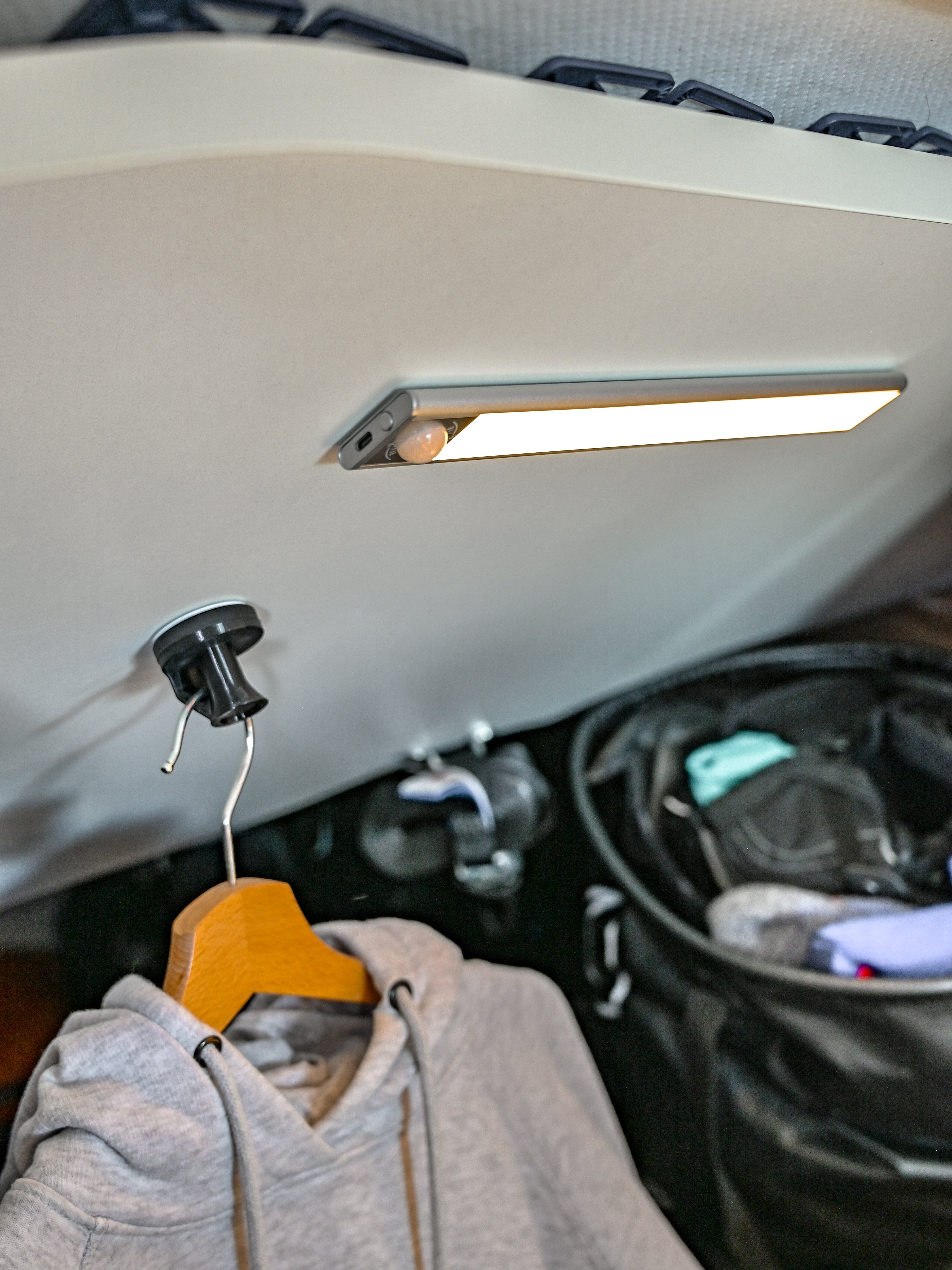 Striscia LED Magnetica - Lampada Offrotie per Mobili Cucina Bagno - 3 Misure | Sensore di Movimento | 3 Temperature Colore