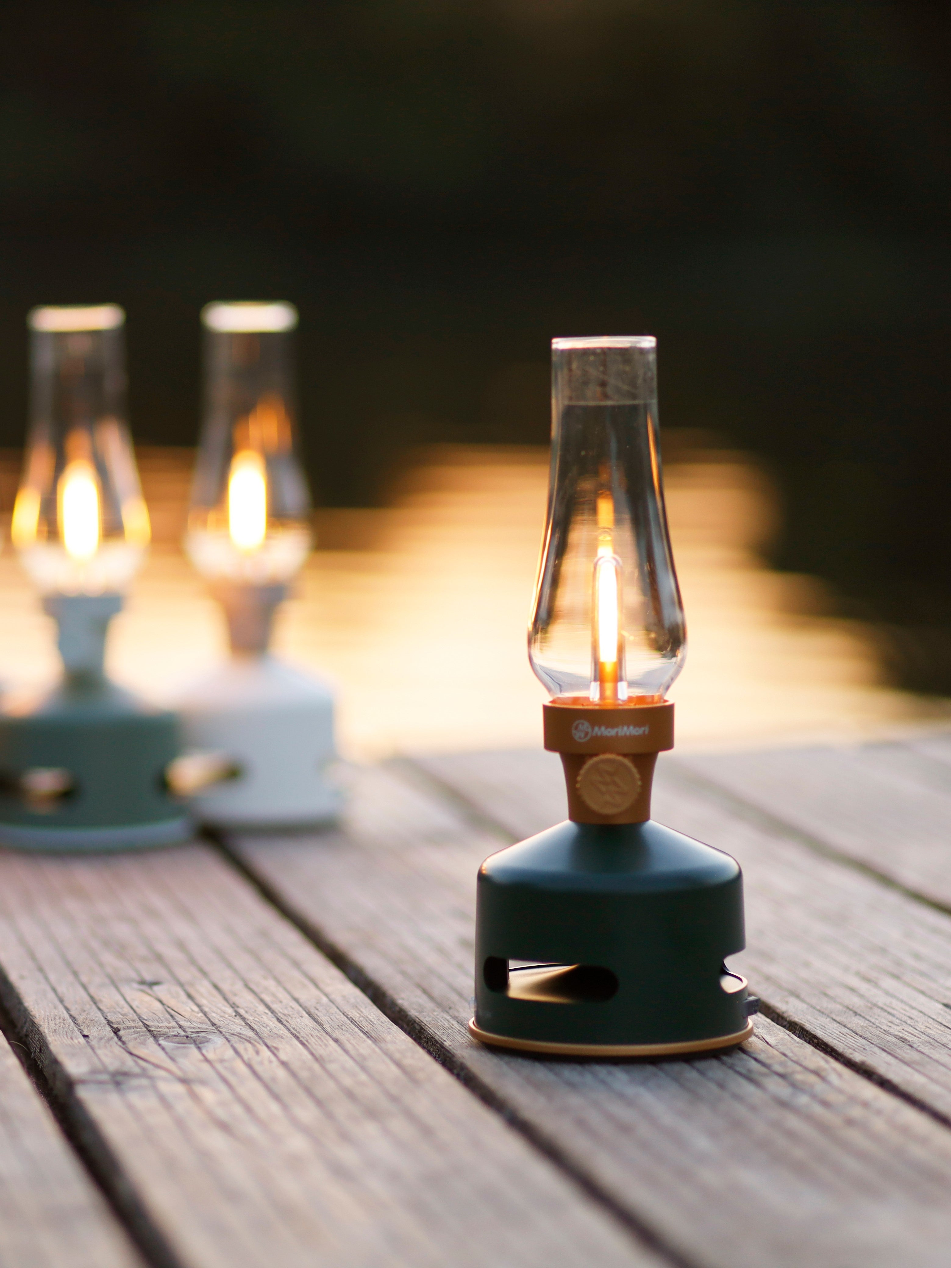 La lanterne LED avec haut-parleur - Alimentée par batterie - Portable pour Vanlife